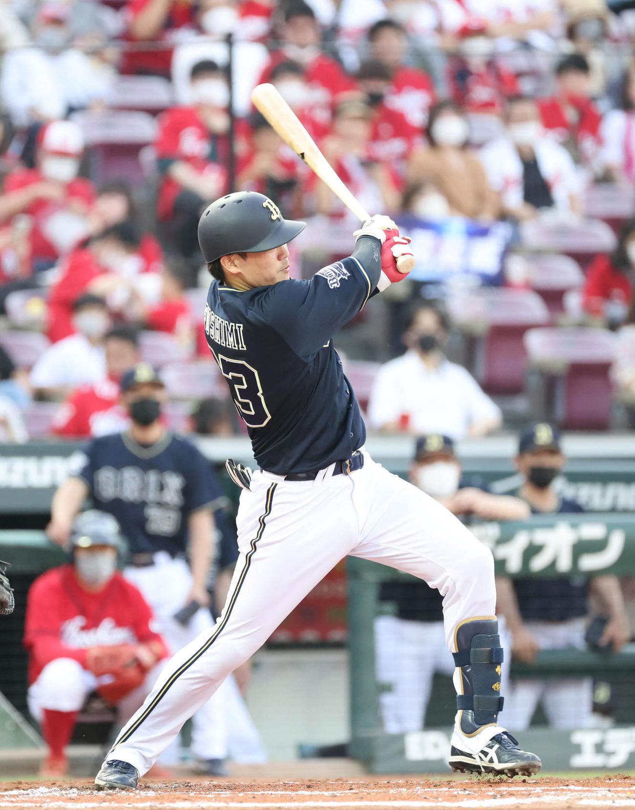 交流戦広島対オリックス　2回表オリックス1死一塁、伏見は逆転の左越え2点本塁打を放つ（撮影・加藤孝規）