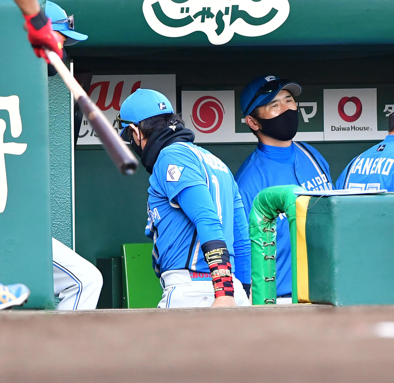 阪神対日本ハム　阪神に連敗、引き揚げる新庄監督（撮影・前岡正明）