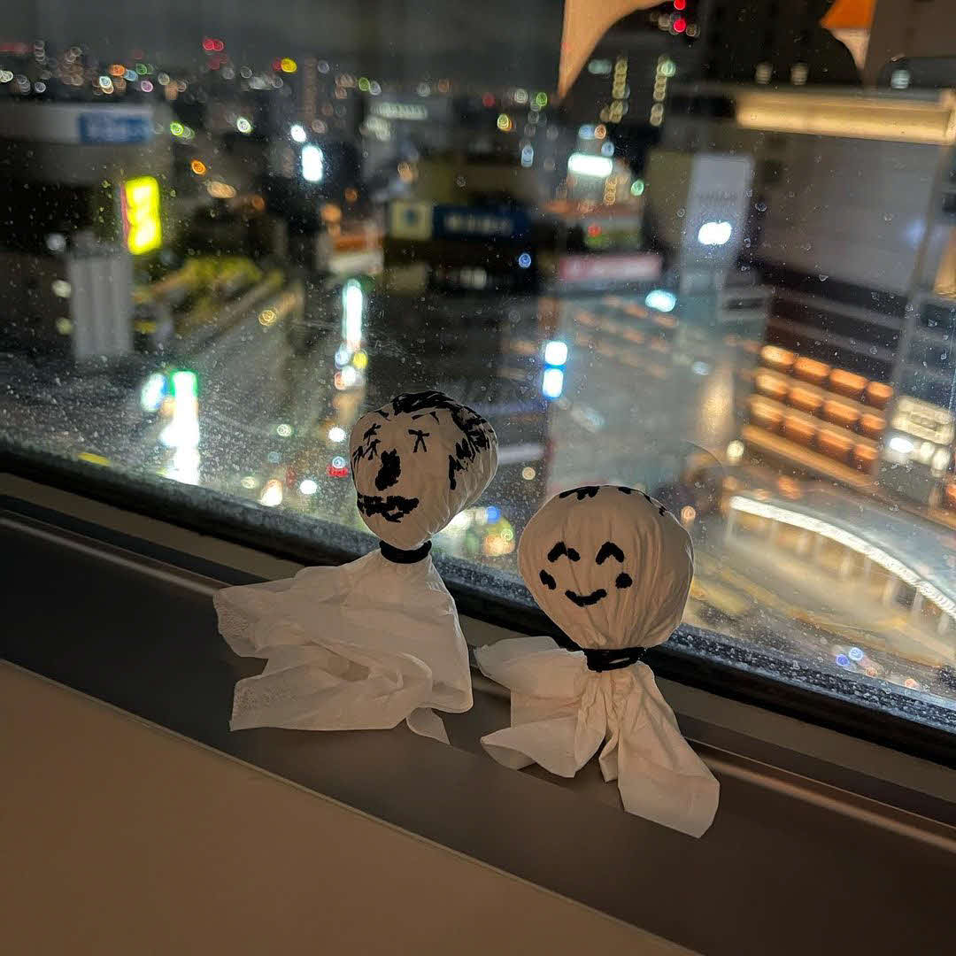 東京五輪決勝を翌日に控えた21年8月6日、オリックス山本と広島森下は、快晴を願い、てるてる坊主を作る（広島森下投手インスタグラムより）