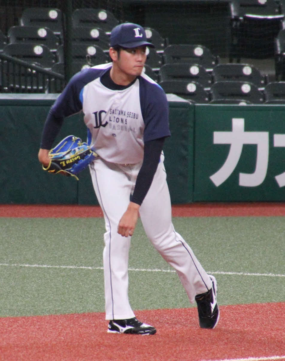 先発する7日の巨人戦に向けてベルーナドームで調整する西武佐藤