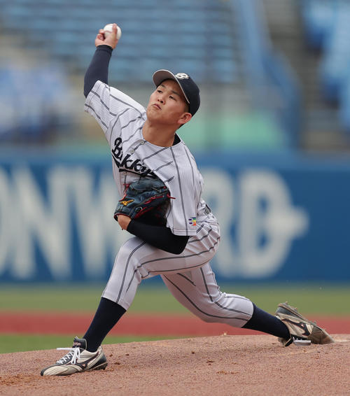 佛教大対東海大 力投する佛教大先発の山本(撮影・野上伸悟)