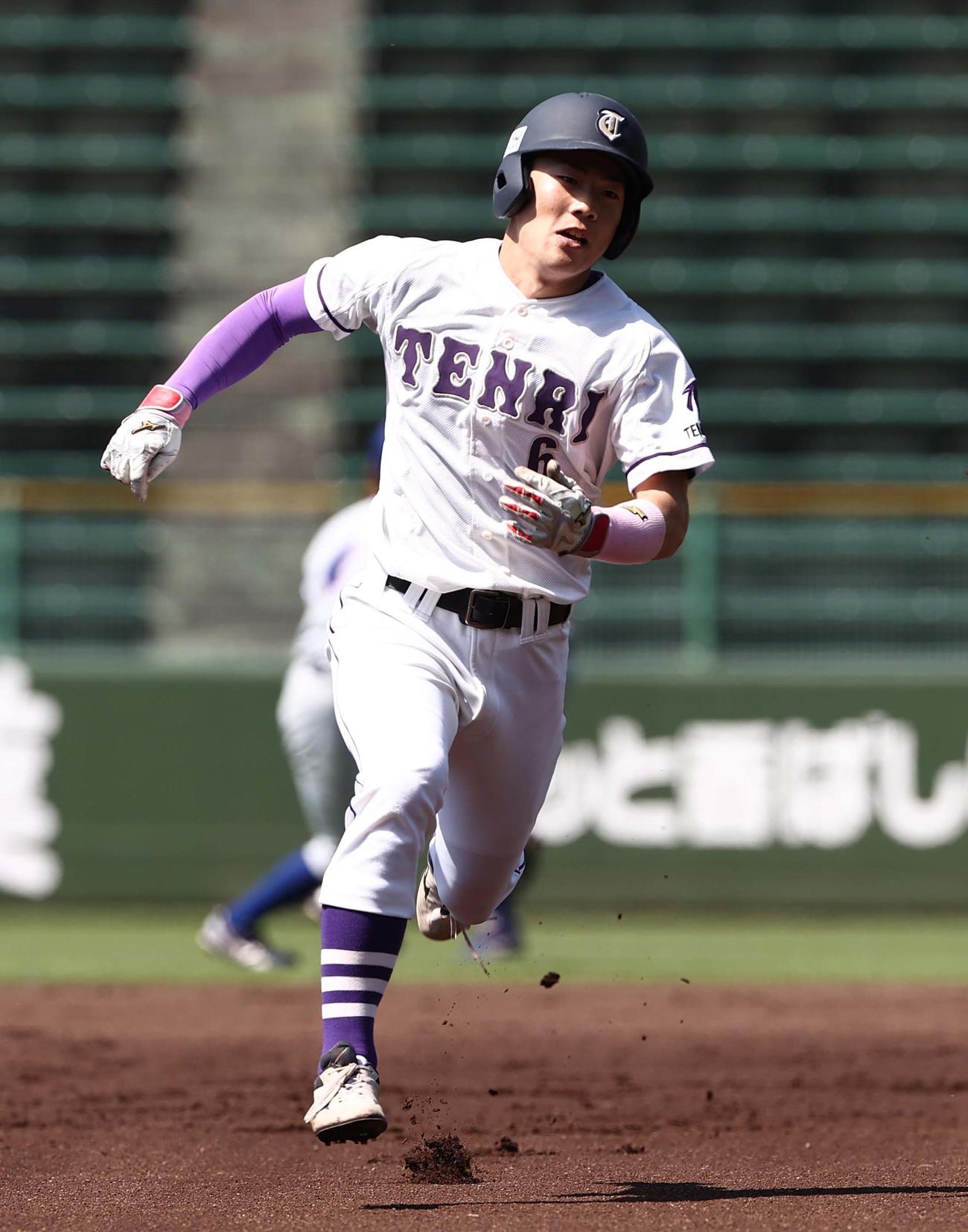 天理大・友杉篤輝（2022年5月7日撮影）