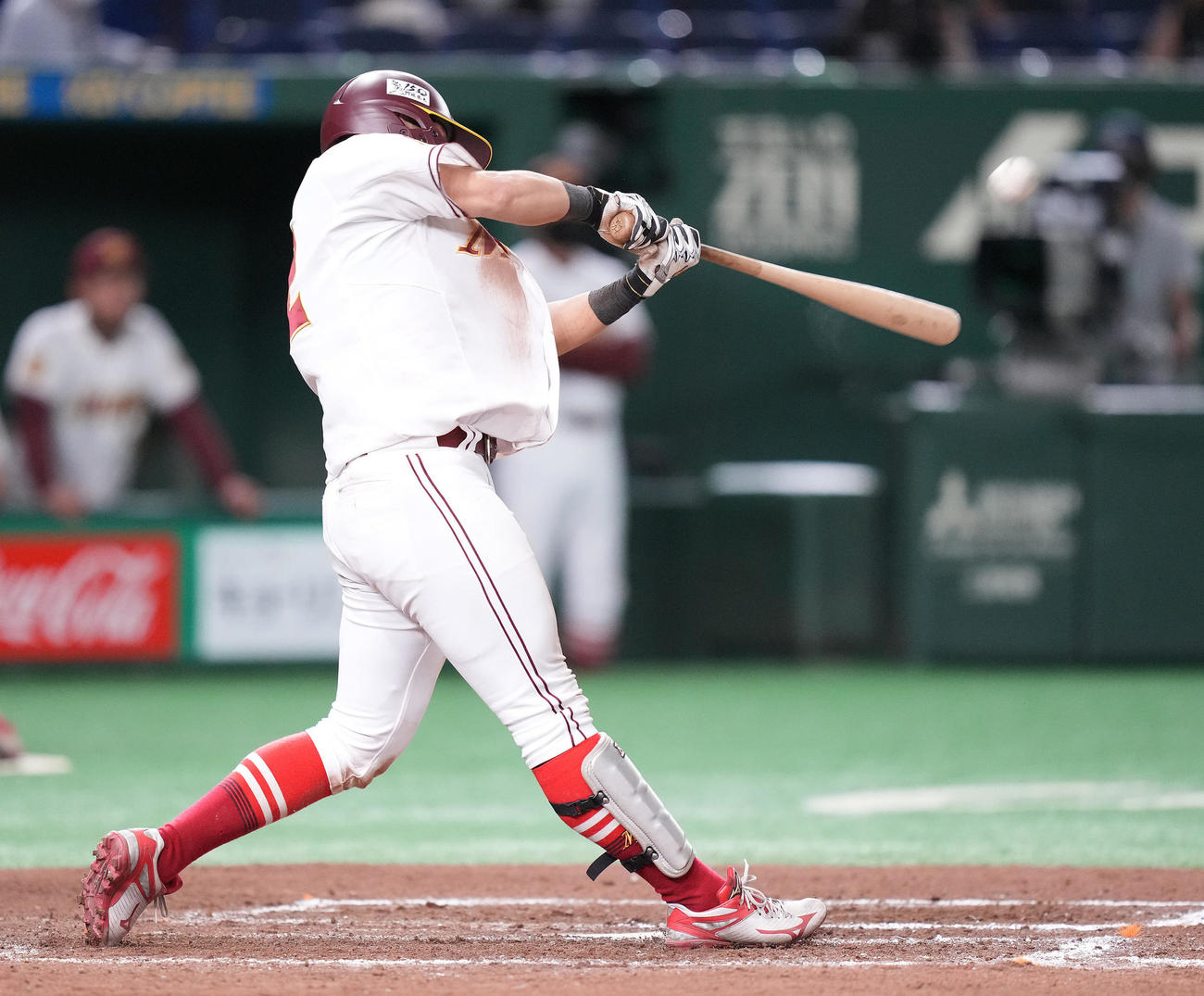 天理大対名城大　8回裏名城大無死一、二塁、右越え3点本塁打を放つ伊藤（撮影・鈴木みどり）