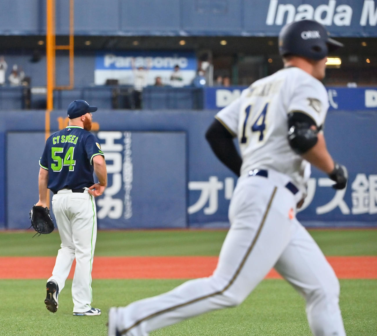 オリックス対ヤクルト　4回裏オリックス無死、マッカーシーに本塁打を浴びるサイスニード（撮影・和賀正仁）