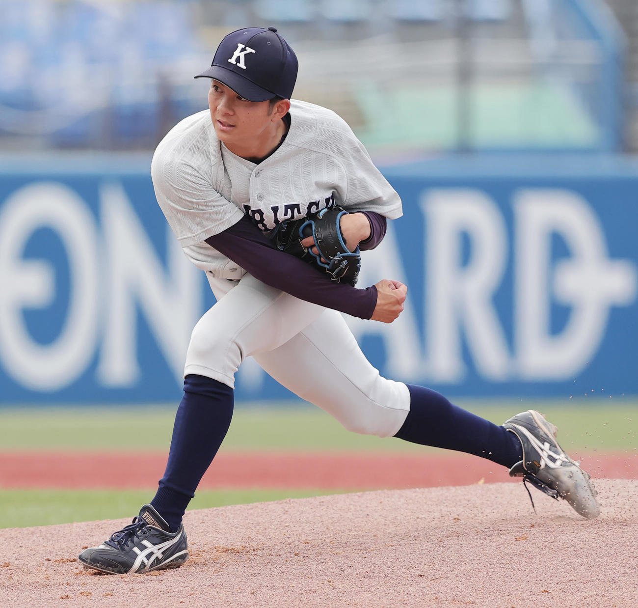 九州共立大対福岡大　力投する九州共立大先発の斎藤（撮影・野上伸悟）