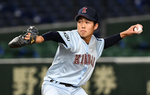 亜大対近大　力投する近大先発の久保（撮影・横山健太）