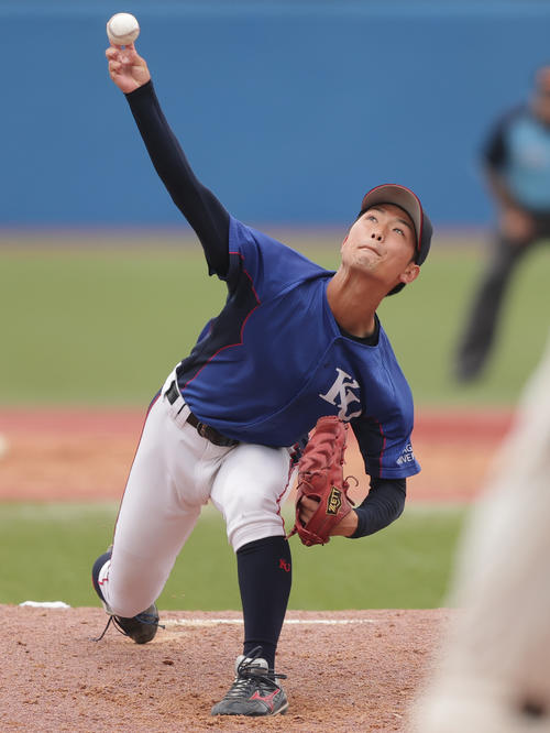 神奈川大対明大　力投する神奈川大先発の本田（撮影・野上伸悟）