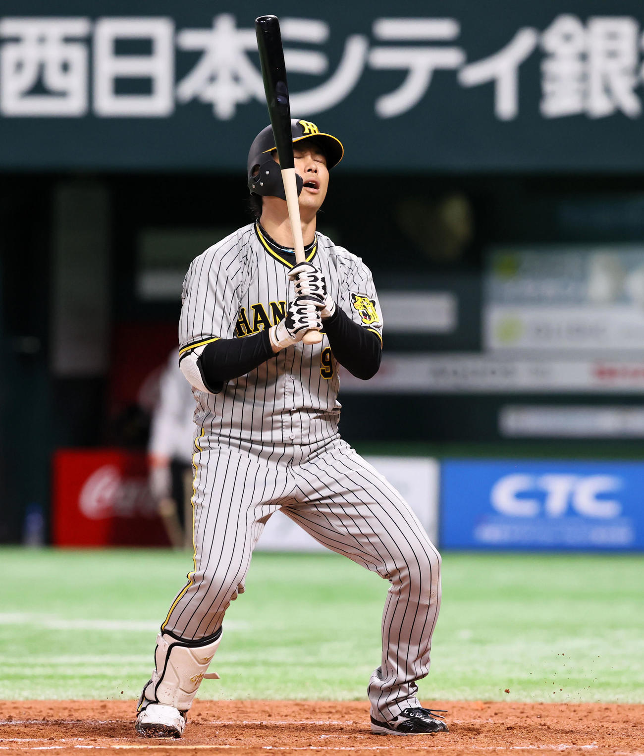 ソフトバンク対阪神　7回表阪神2死一、二塁、代打高山は三振に倒れる（撮影・加藤哉）