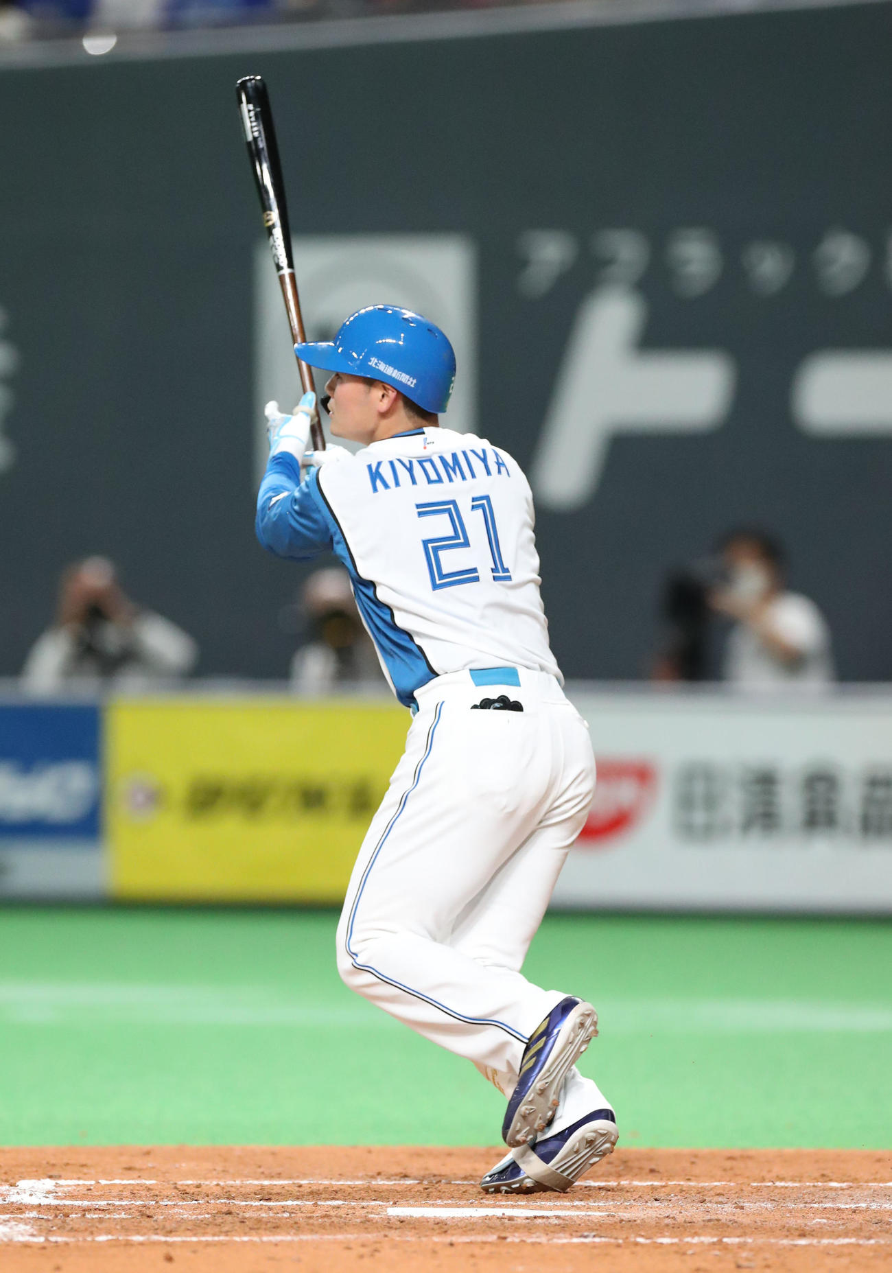 日本ハム対DeNA 4回裏日本ハム無死、清宮は右越え本塁打を放つ（撮影・佐藤翔太）