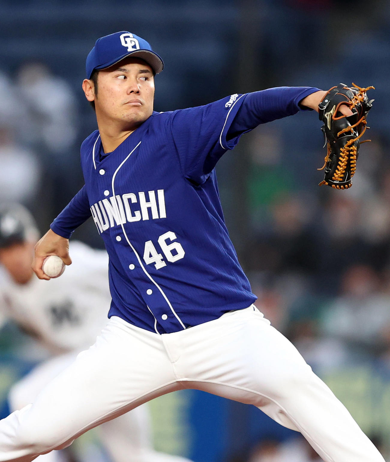 ロッテ対中日　中日先発の鈴木（撮影・狩俣裕三）