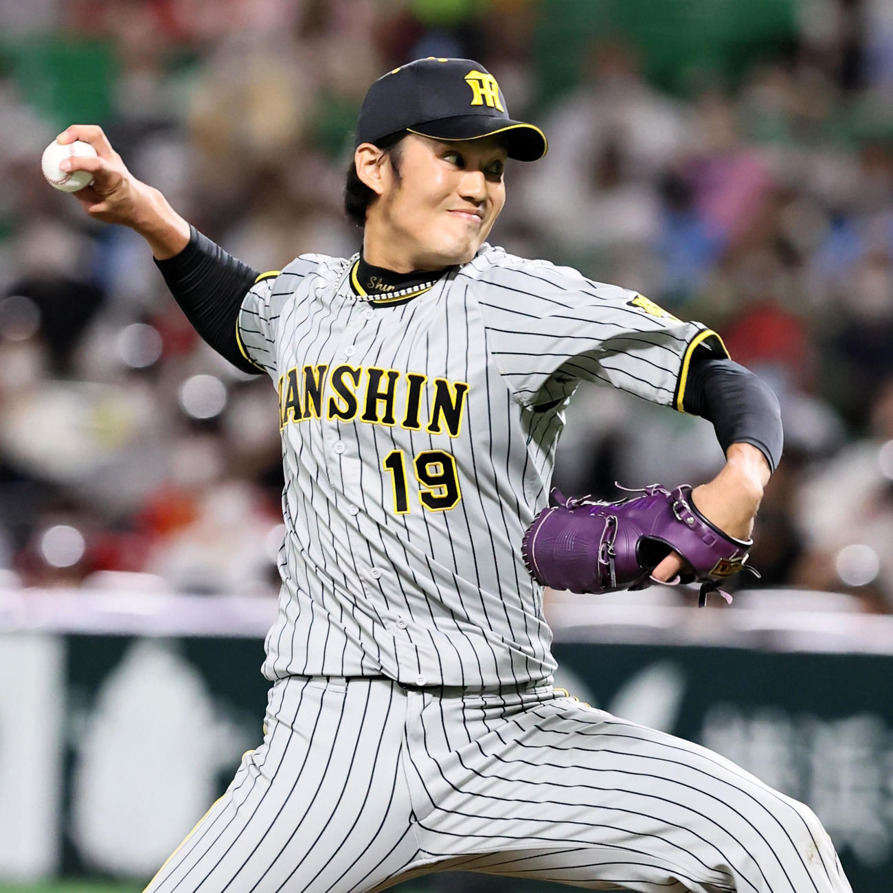 ソフトバンク対阪神　8回裏、阪神2番手で登板する藤浪（撮影・加藤哉）