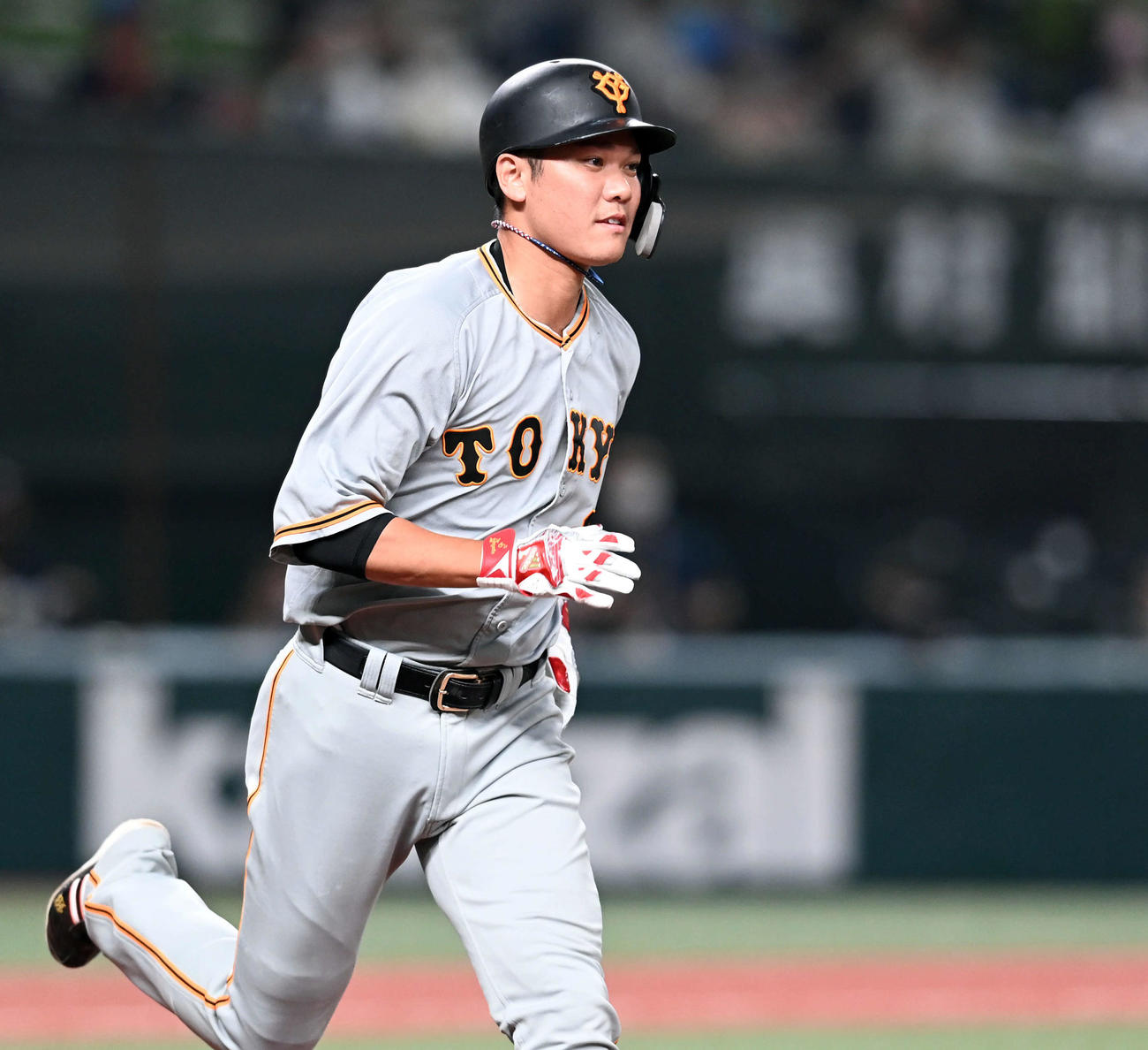 西武対巨人　2回表巨人無死、右前安打を放った坂本（撮影・たえ見朱実）