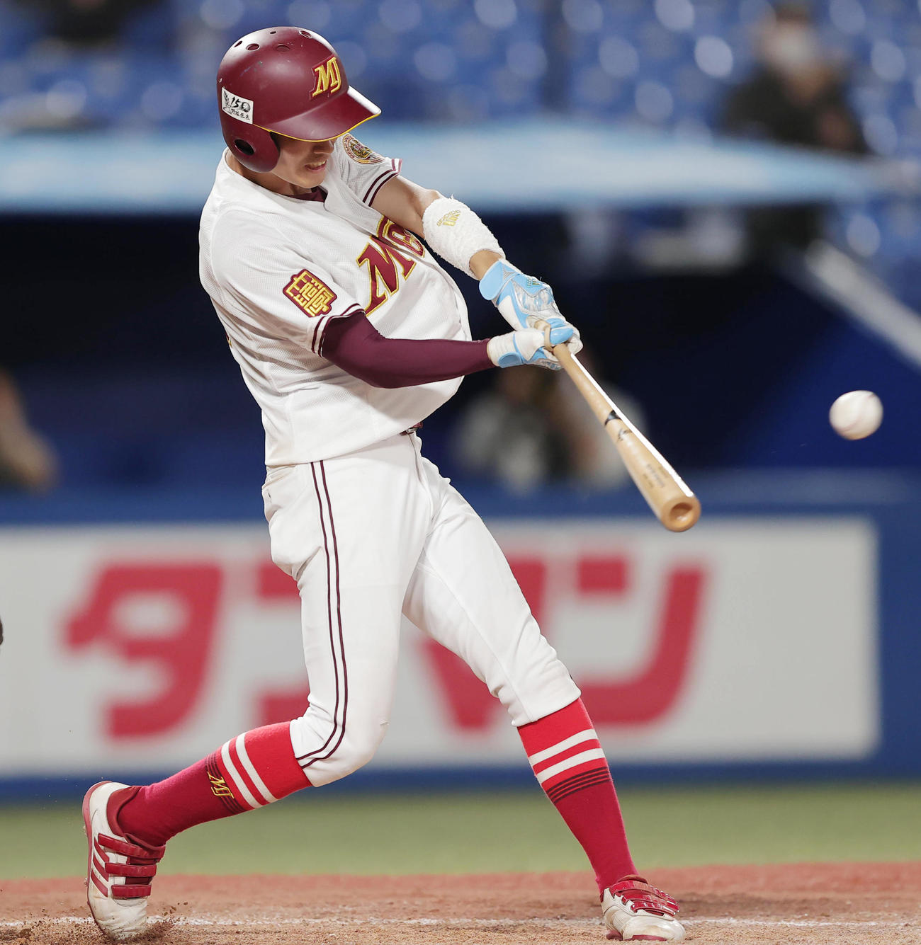 名城大対亜大　2回表名城大2死一、二塁、中前先制適時打を放つ馬渕（撮影・野上伸悟）
