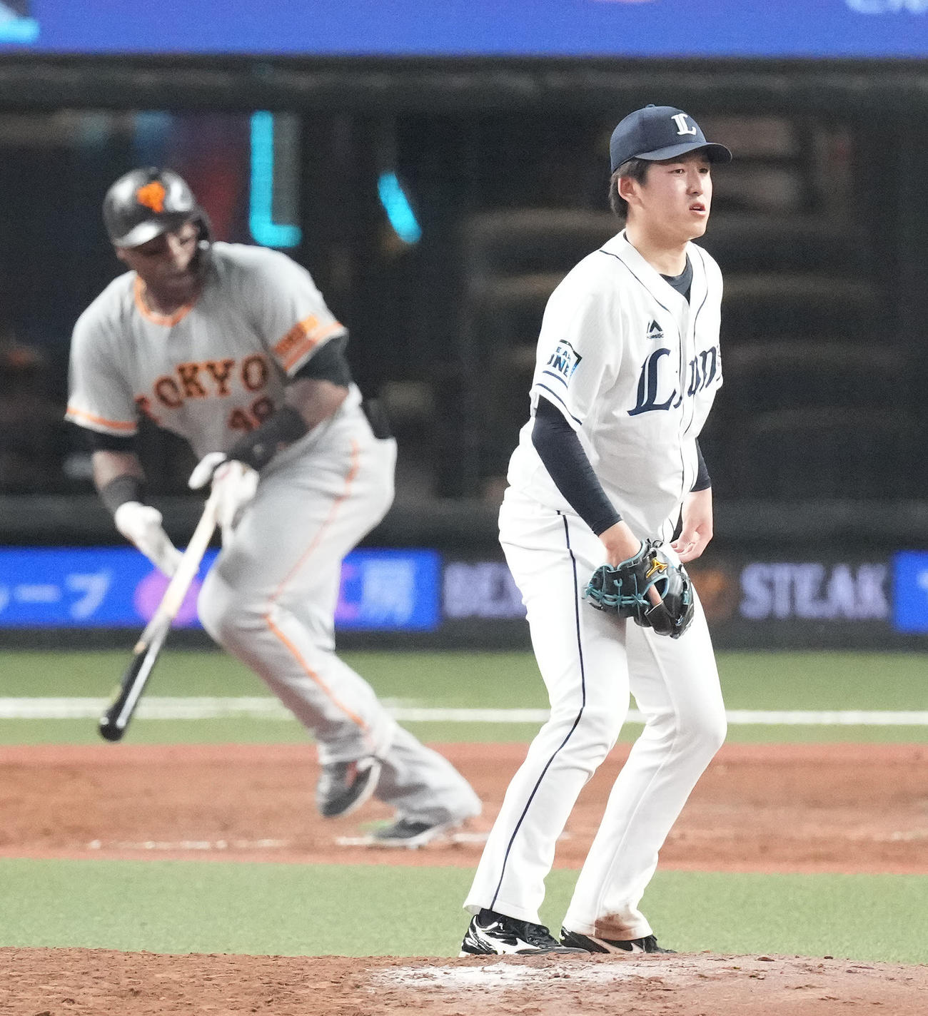 西武対巨人　5回表巨人無死一、二塁、ウィーラーに左前適時打を浴びる隅田（撮影・鈴木みどり）