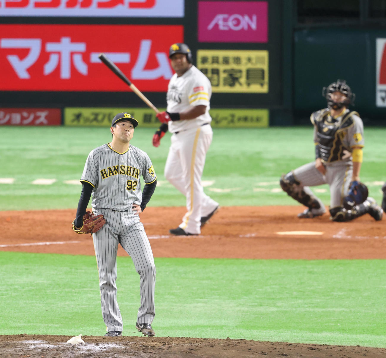 ソフトバンク対阪神　5回裏ソフトバンク1死、デスパイネに左中間本塁打を浴びた渡辺（撮影・梅根麻紀）