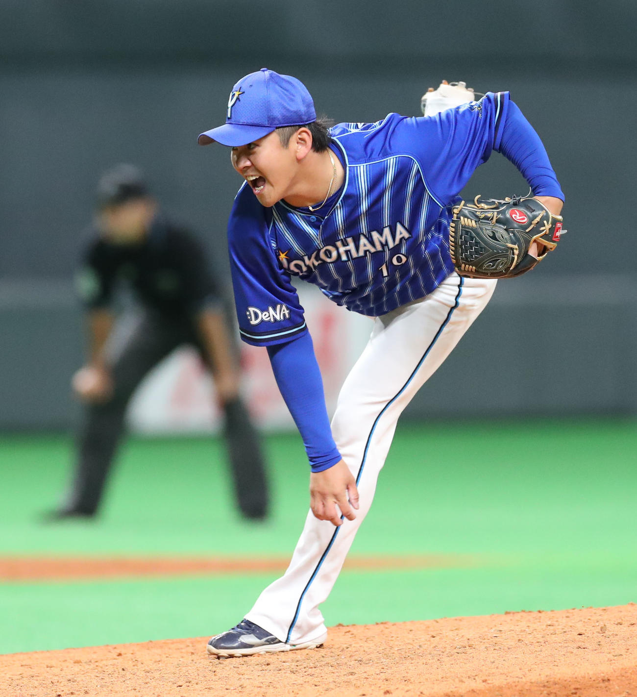日本ハム対DeNA DeNA4番手の山崎（撮影・佐藤翔太）