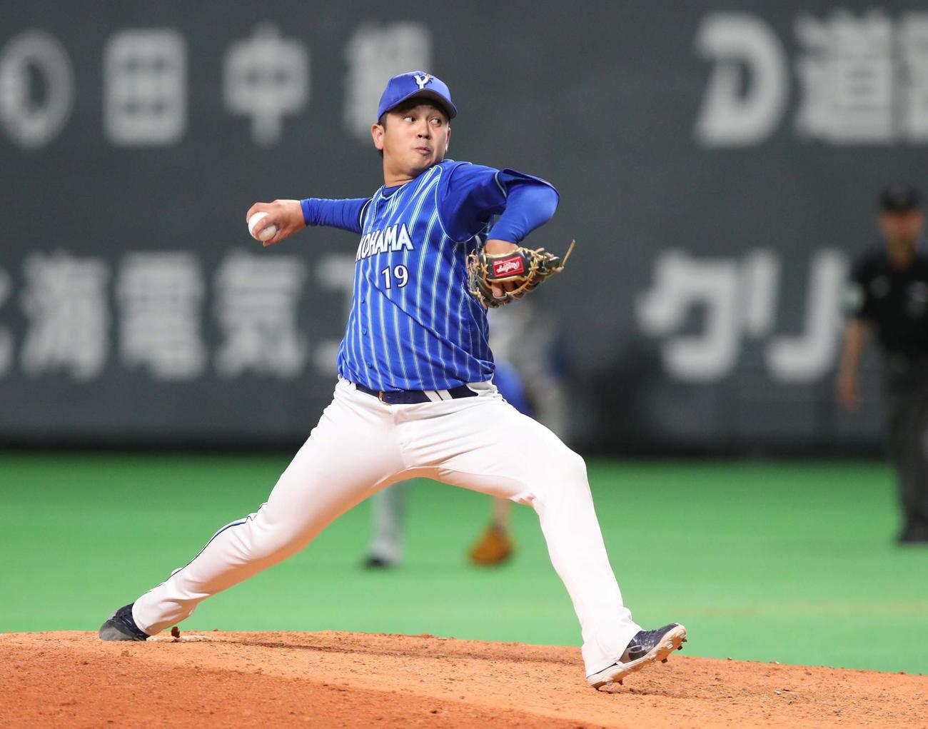 日本ハム対DeNA 9回に登板の山崎（撮影・黒川智章）