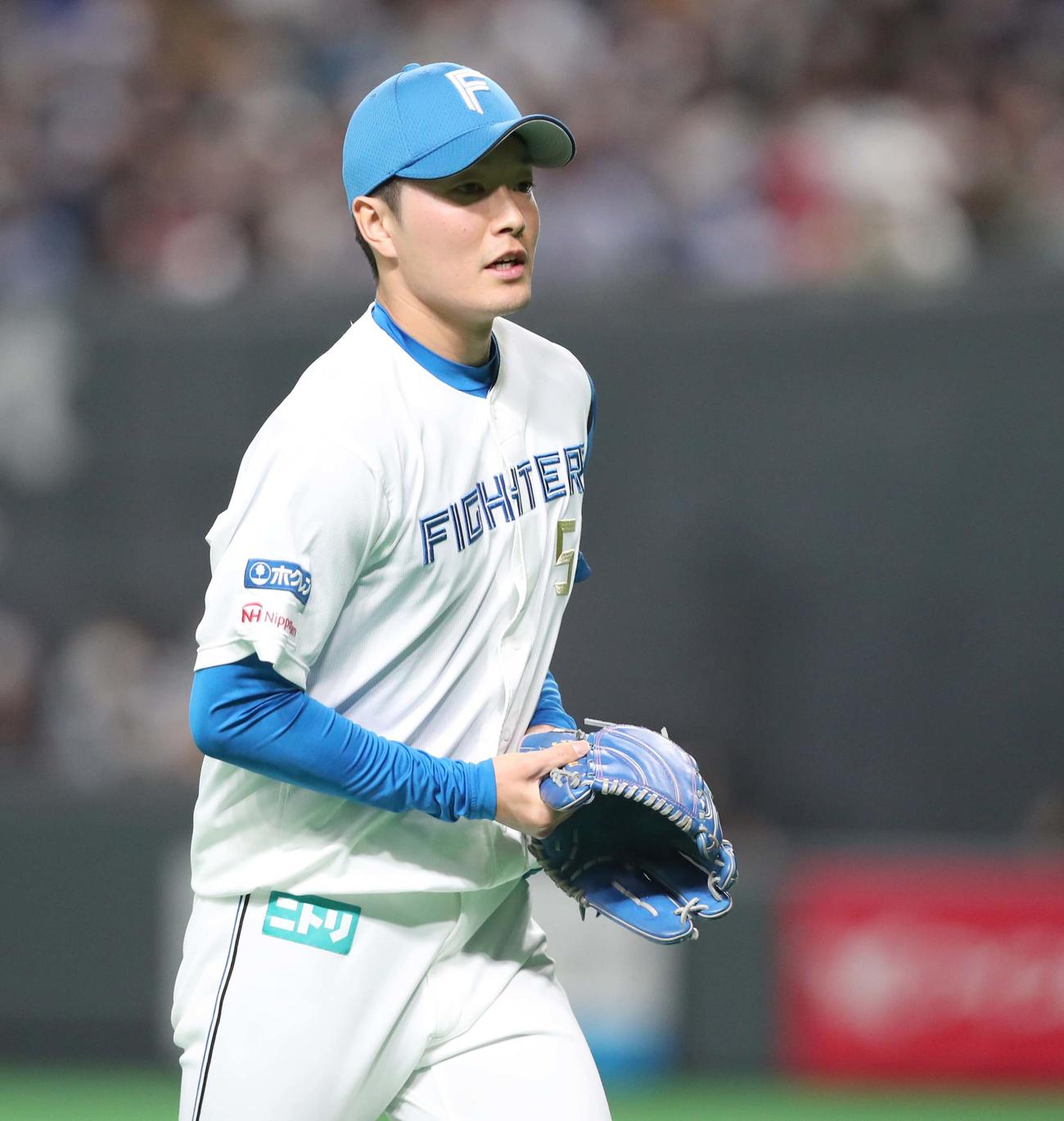 日本ハム対DeNA 8回に2失点し途中降板する玉井（撮影・黒川智章）