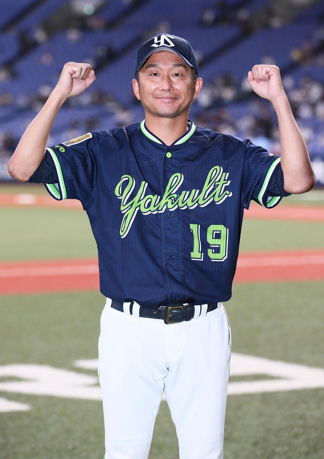 オリックス対ヤクルト　オリックスから勝ち星を挙げガッポーズを決めるヤクルト石川（撮影・上山淳一）