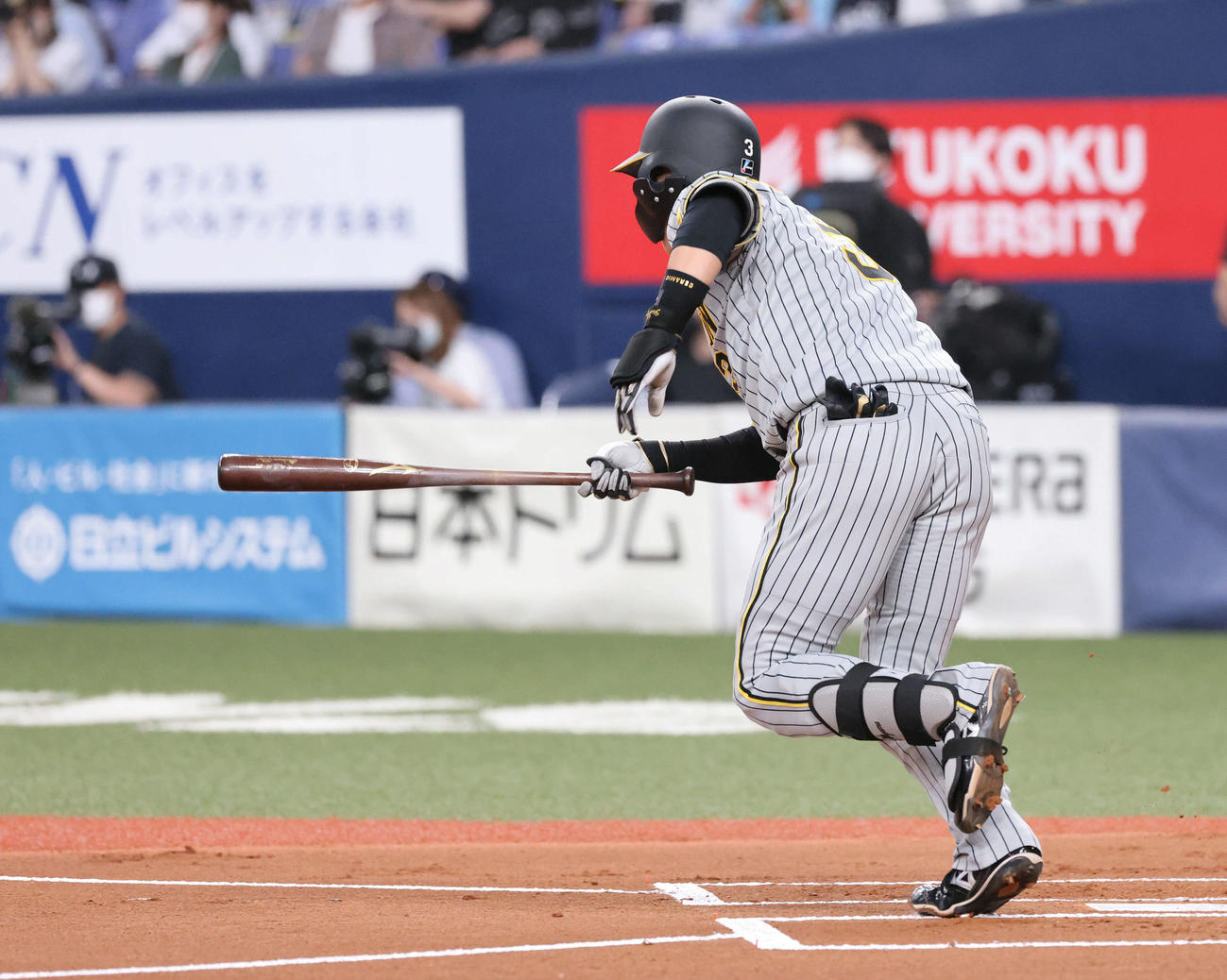 オリックス対阪神　1回表阪神2死一、二塁、大山は先制右適時二塁打を放つ（撮影・加藤孝規）