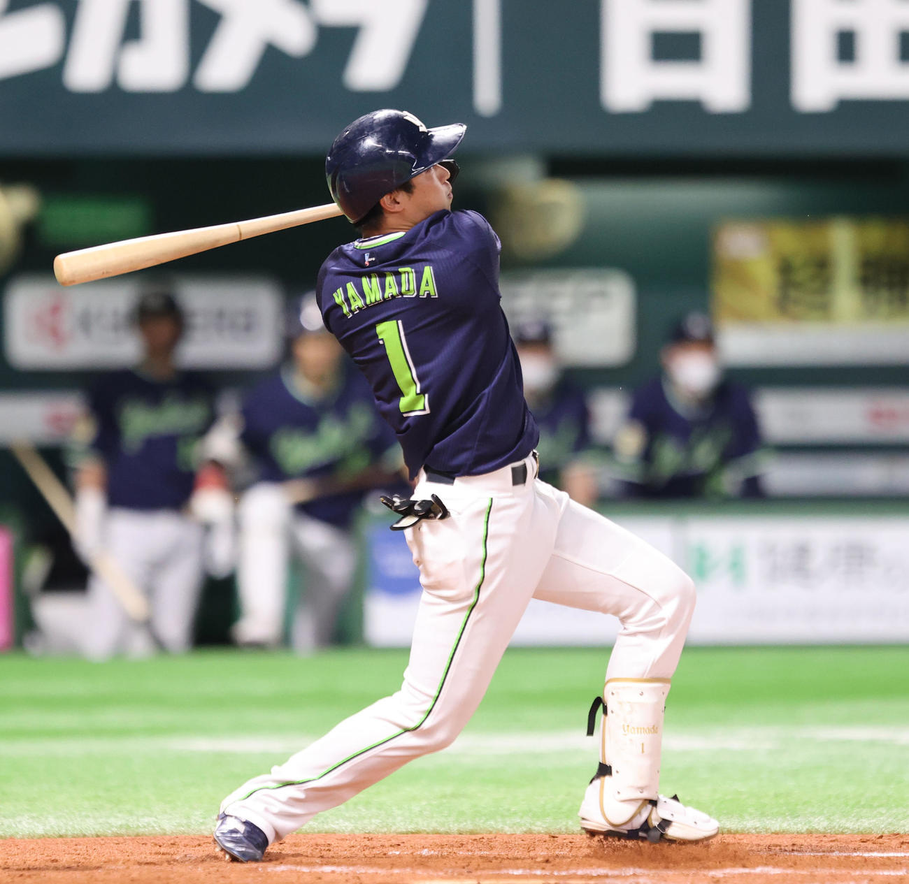 ソフトバンク対ヤクルト　8回表ヤクルト無死、山田哲人は左越え本塁打を放つ（撮影・梅根麻紀）
