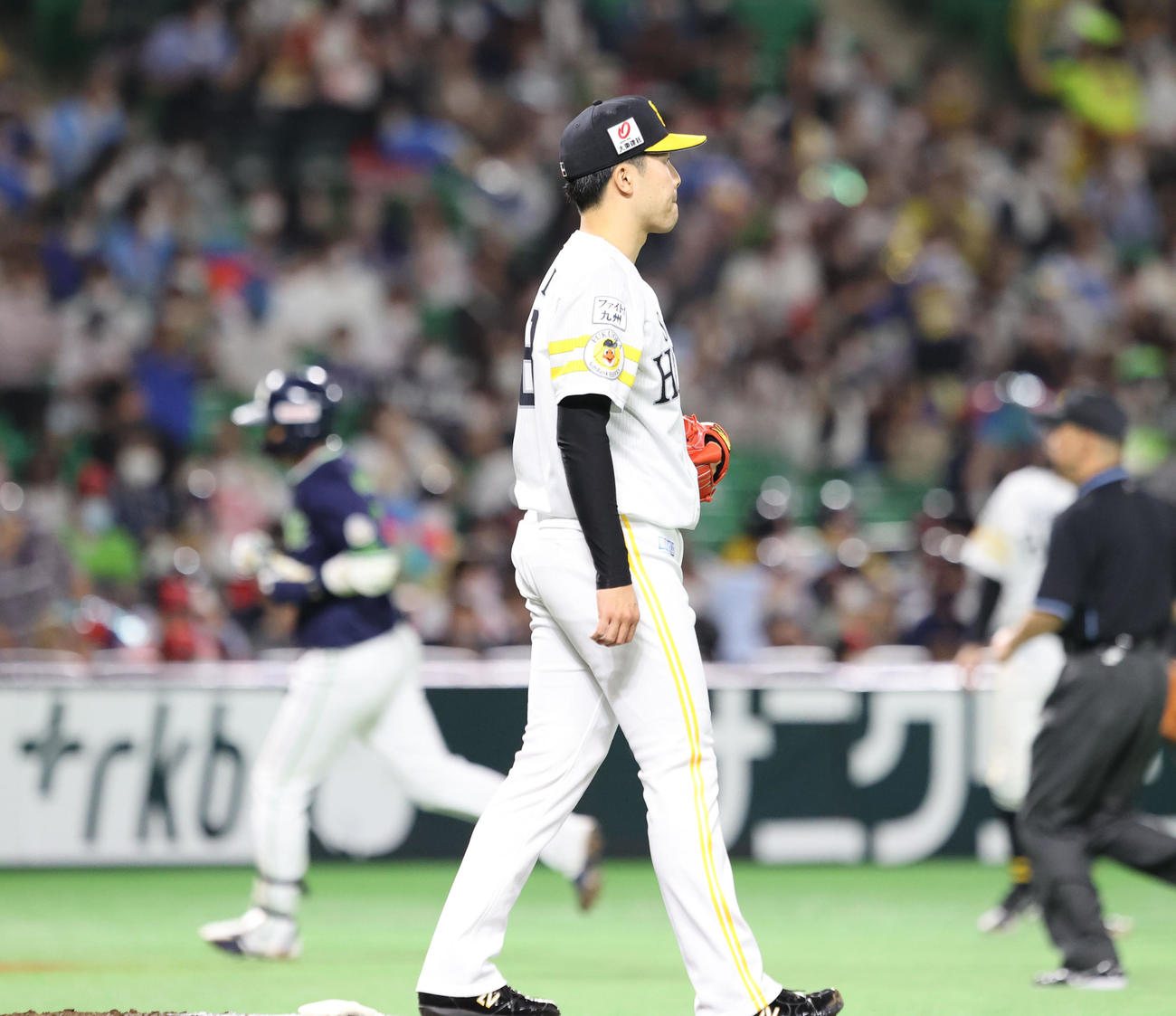 ソフトバンク対ヤクルト　8回表ヤクルト無死、山田哲人に左越え本塁打を浴びた藤井皓哉（撮影・梅根麻紀）