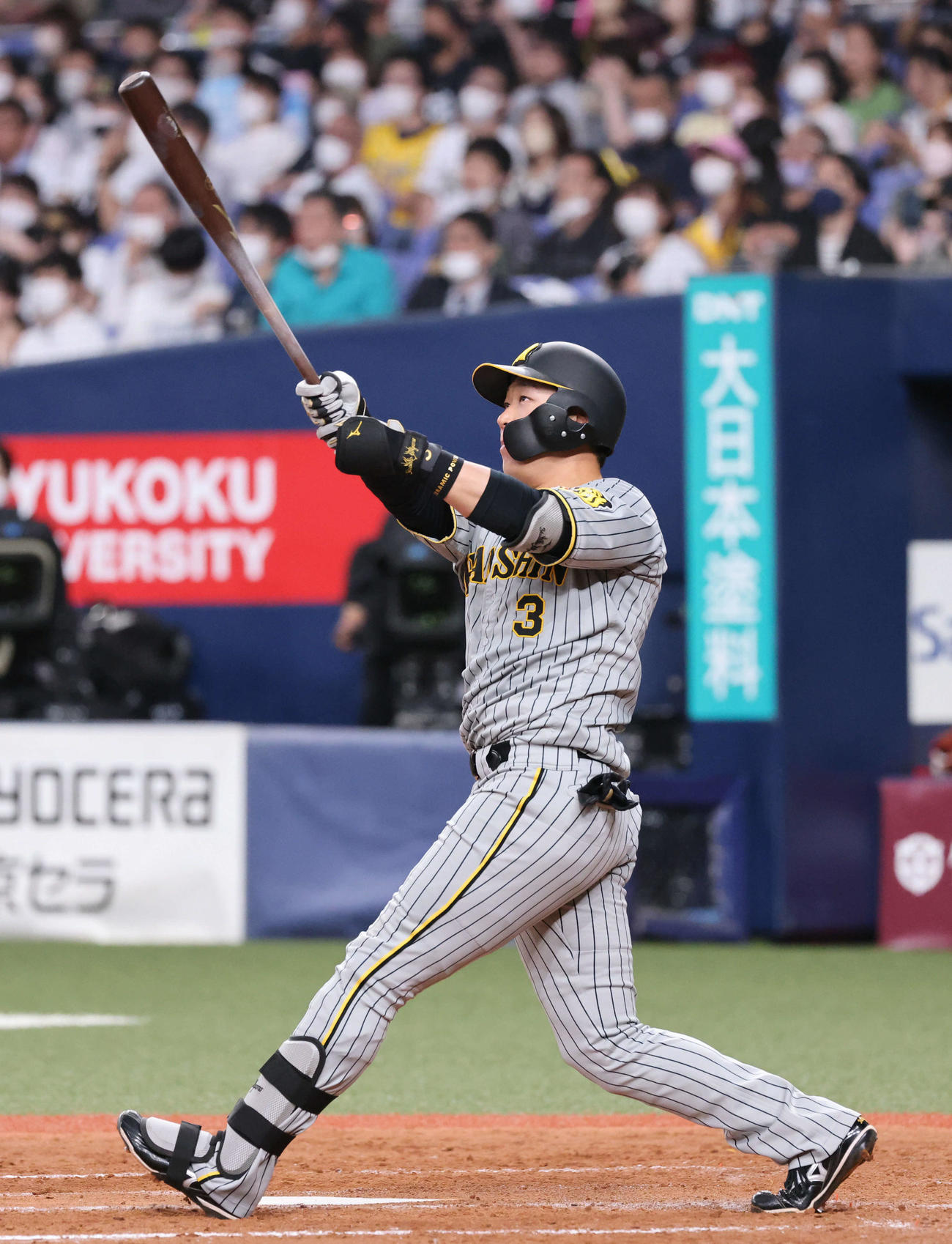 オリックス対阪神　5回表阪神2死一、三塁、大山は左越え3点本塁打を放つ（撮影・加藤孝規）