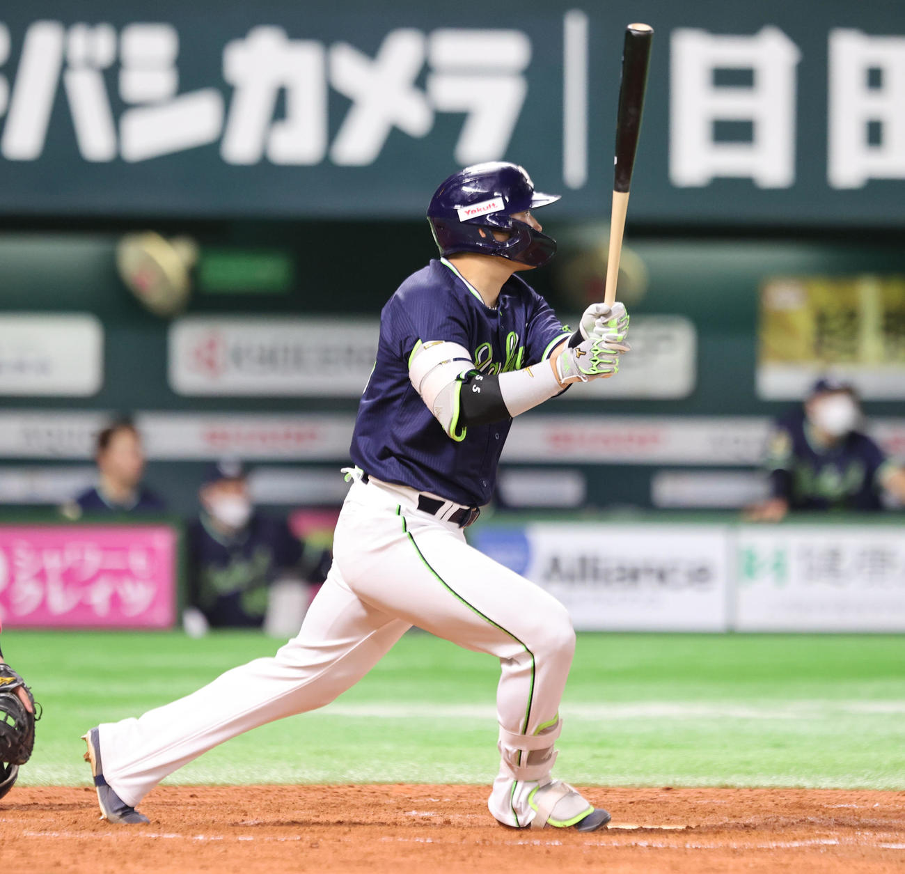 ソフトバンク対ヤクルト　5回表ヤクルト無死一塁、村上宗隆は左越えに2点本塁打を放つ（撮影・梅根麻紀）