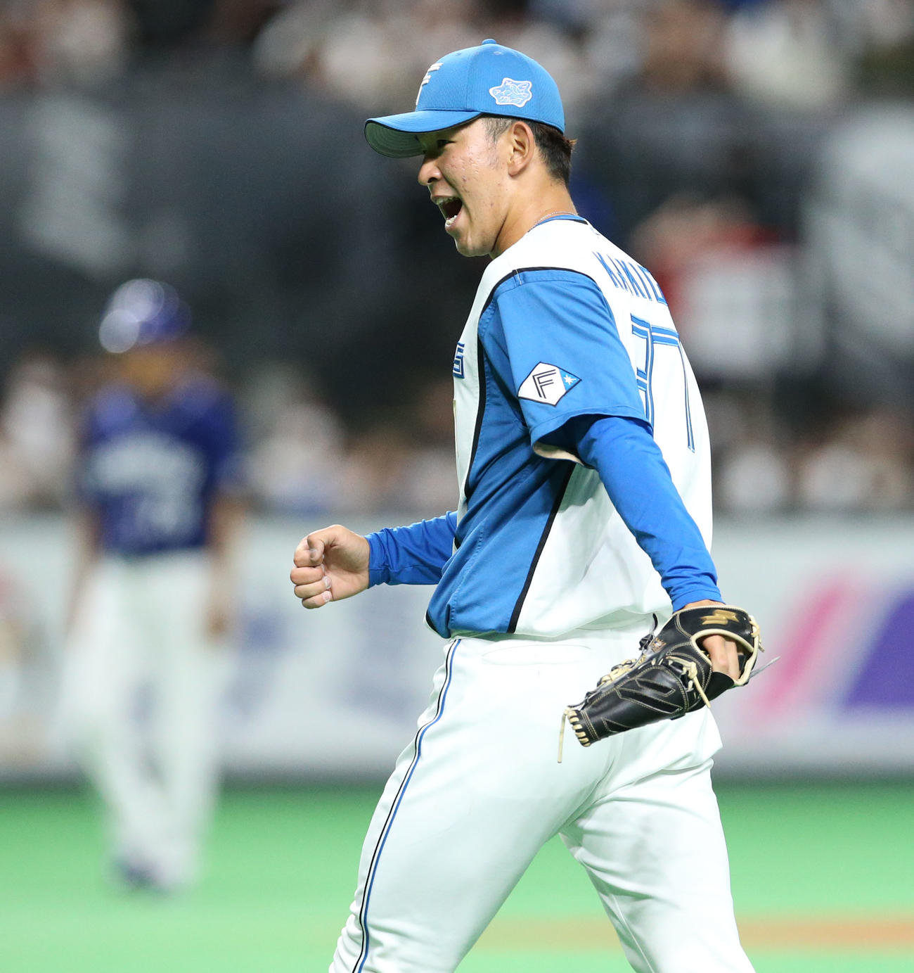 日本ハム対中日　7回表中日2死、柿木は高橋周を二ゴロに仕留めガッツポーズをする（撮影・佐藤翔太）