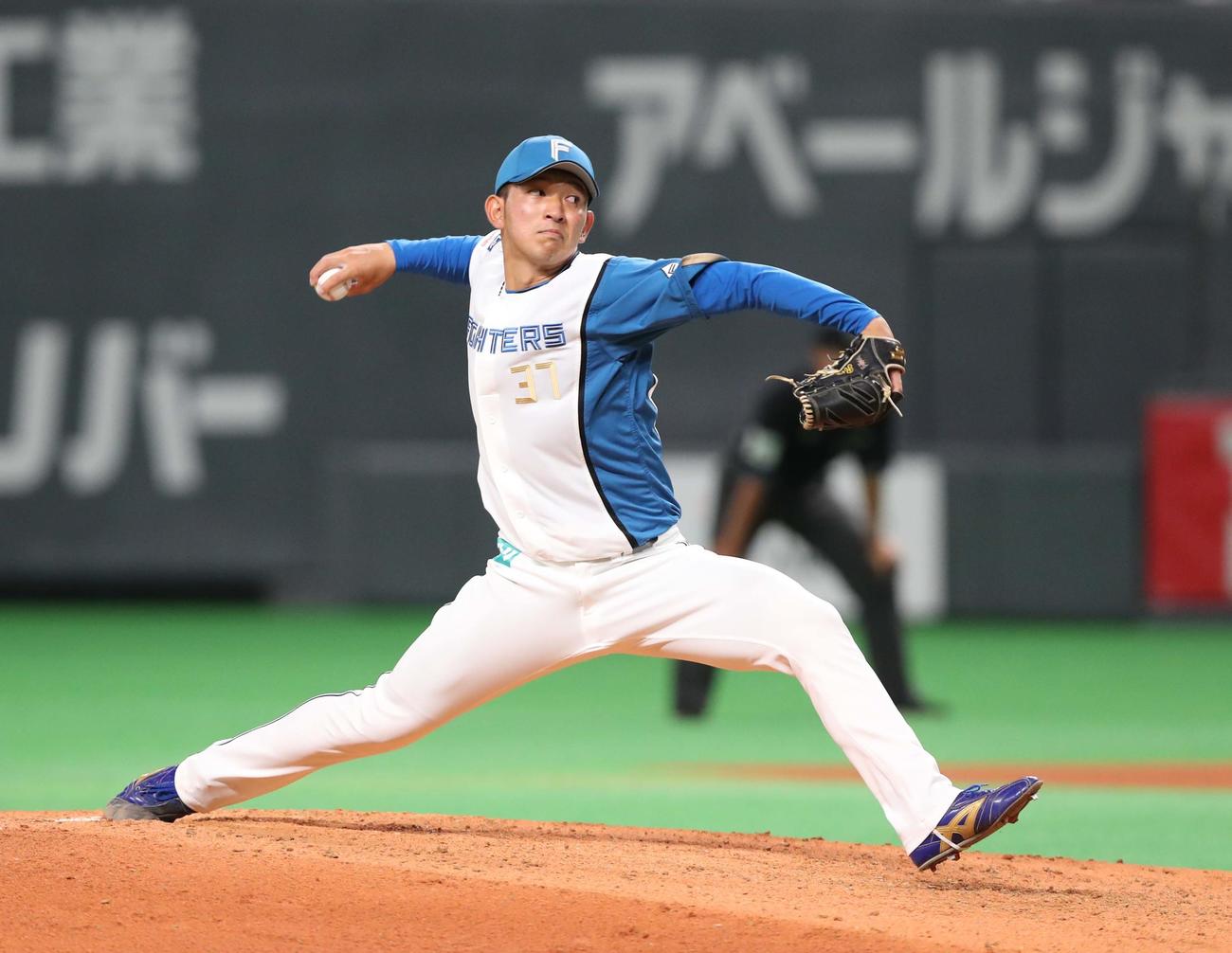 日本ハム対中日　7回にプロ初登板した柿木（撮影・黒川智章）