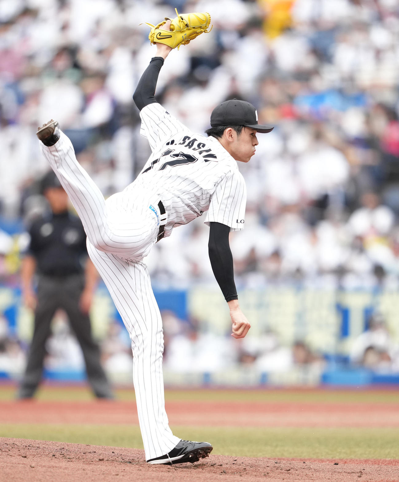 ロッテ対DeNA　先発し力投するロッテ佐々木朗（撮影・鈴木みどり）