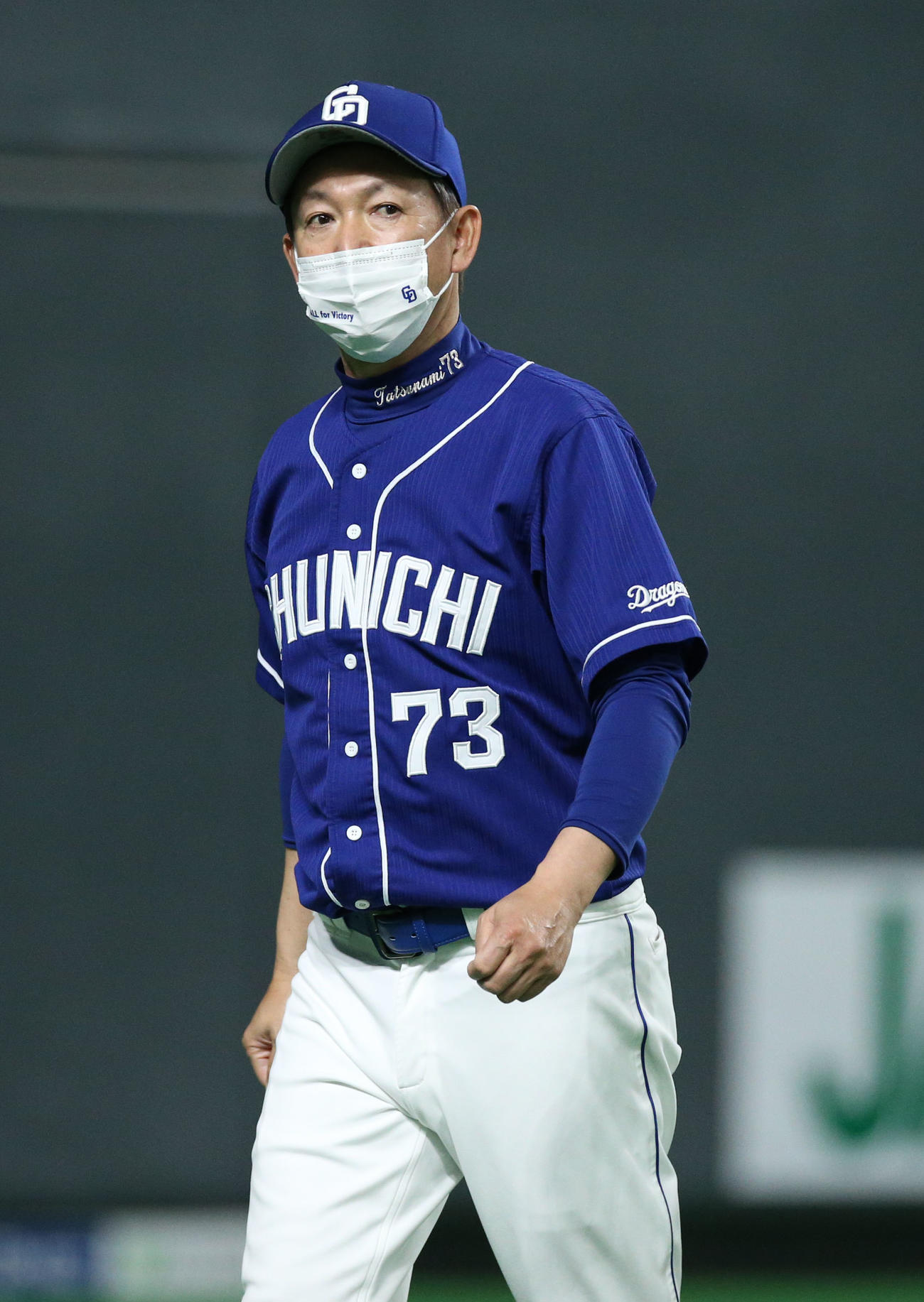 日本ハム対中日　選手交代を告げる中日立浪監督（撮影・佐藤翔太）
