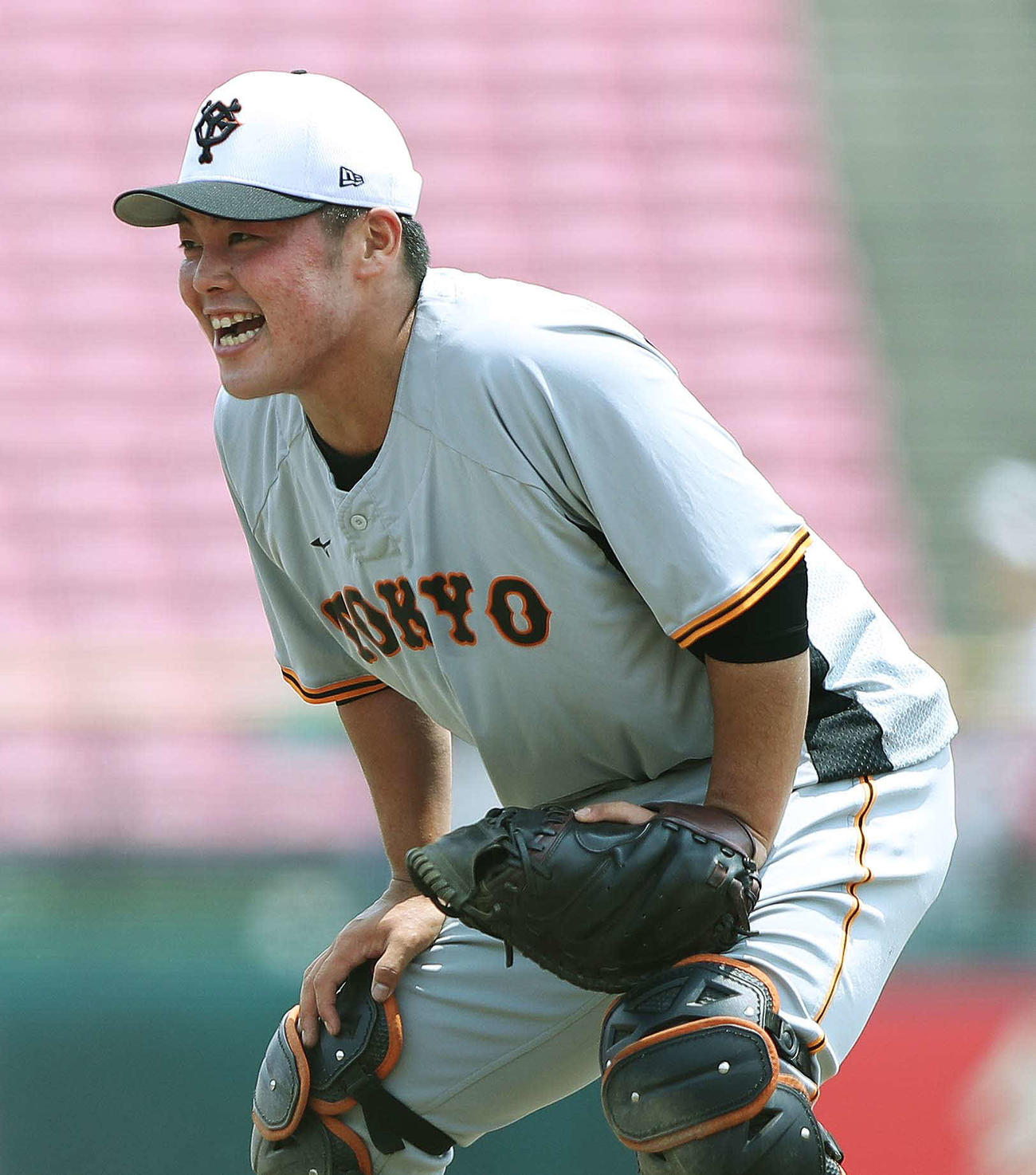 楽天対巨人　試合前、ノックを受ける巨人山瀬（撮影・河田真司）