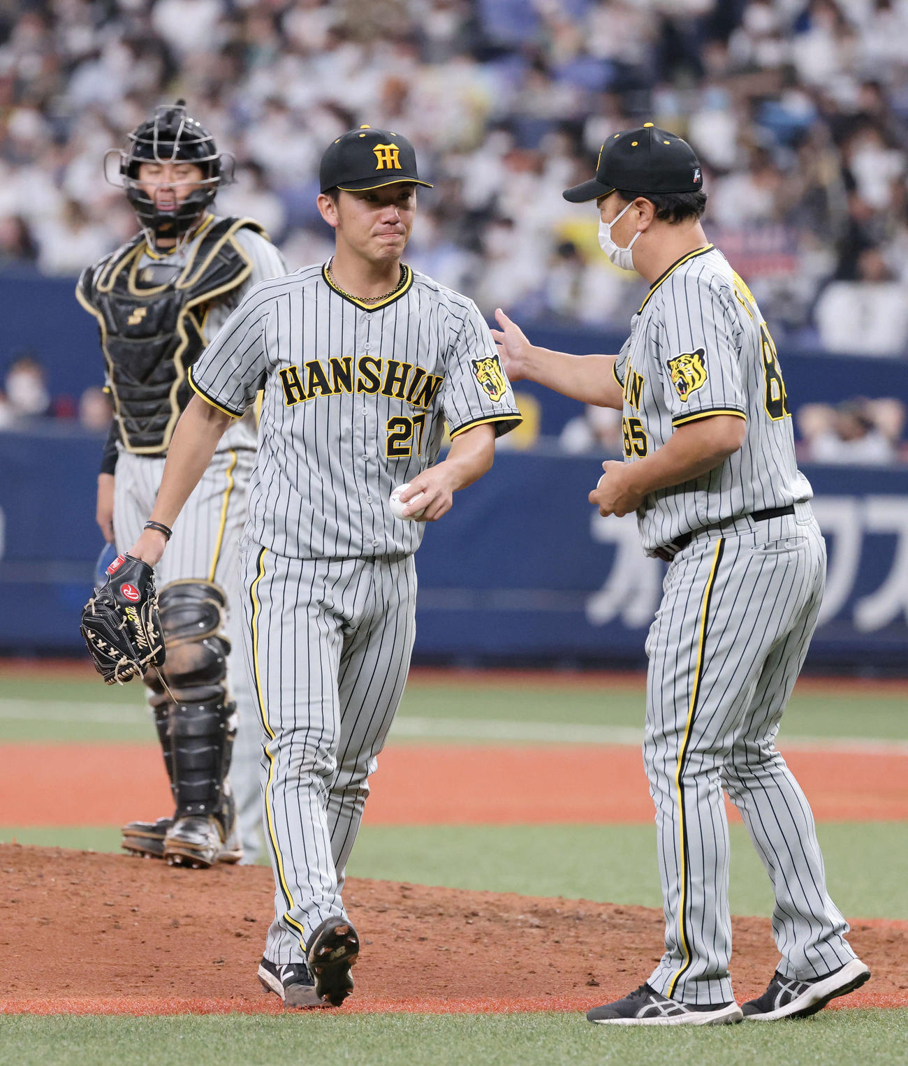 オリックス対阪神　6回裏オリックス1死、降板する伊藤将（撮影・加藤孝規）