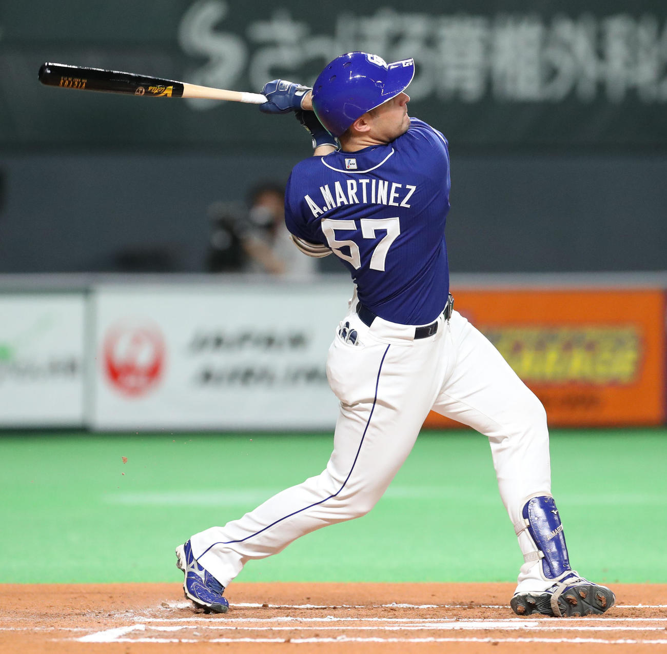 日本ハム対中日　6回表中日2死、A・マルティネスは二塁打を放つ（撮影・佐藤翔太）