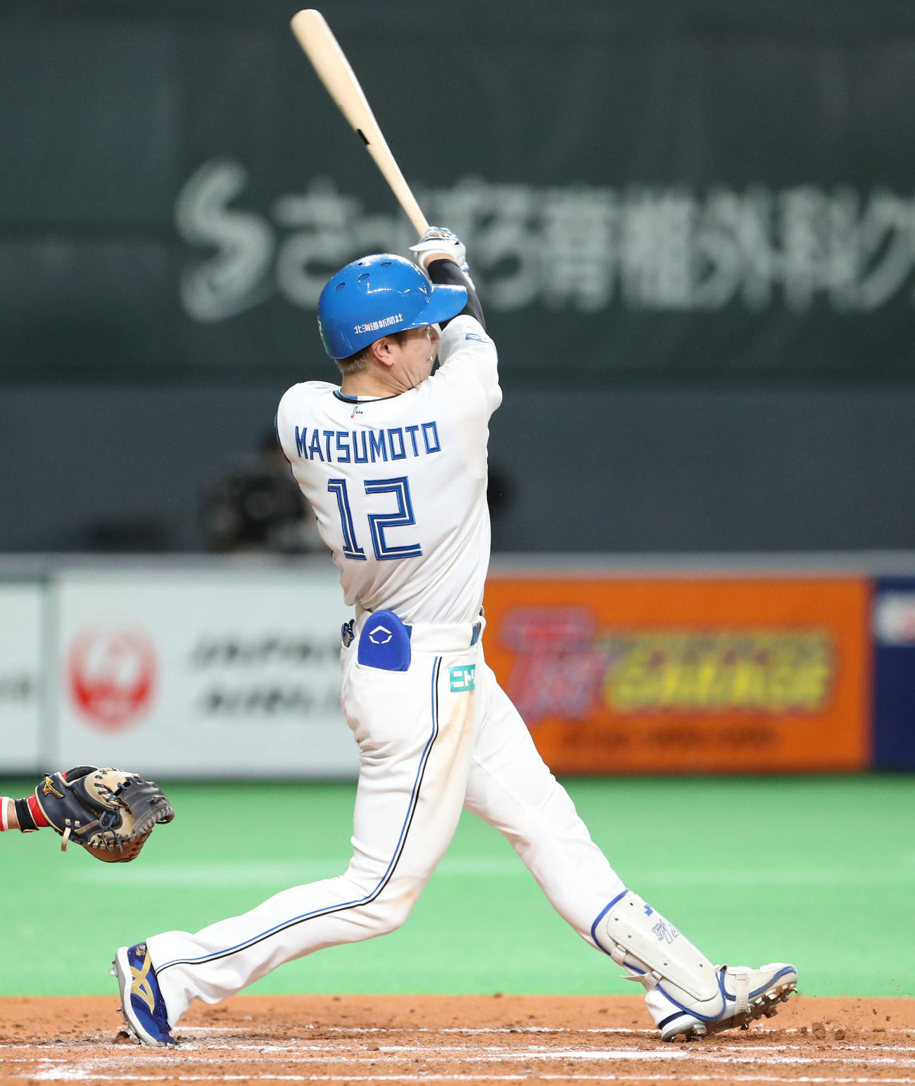 日本ハム対中日　2回裏日本ハム2死二塁、松本剛は先制となる適時二塁打を放つ（撮影・佐藤翔太）