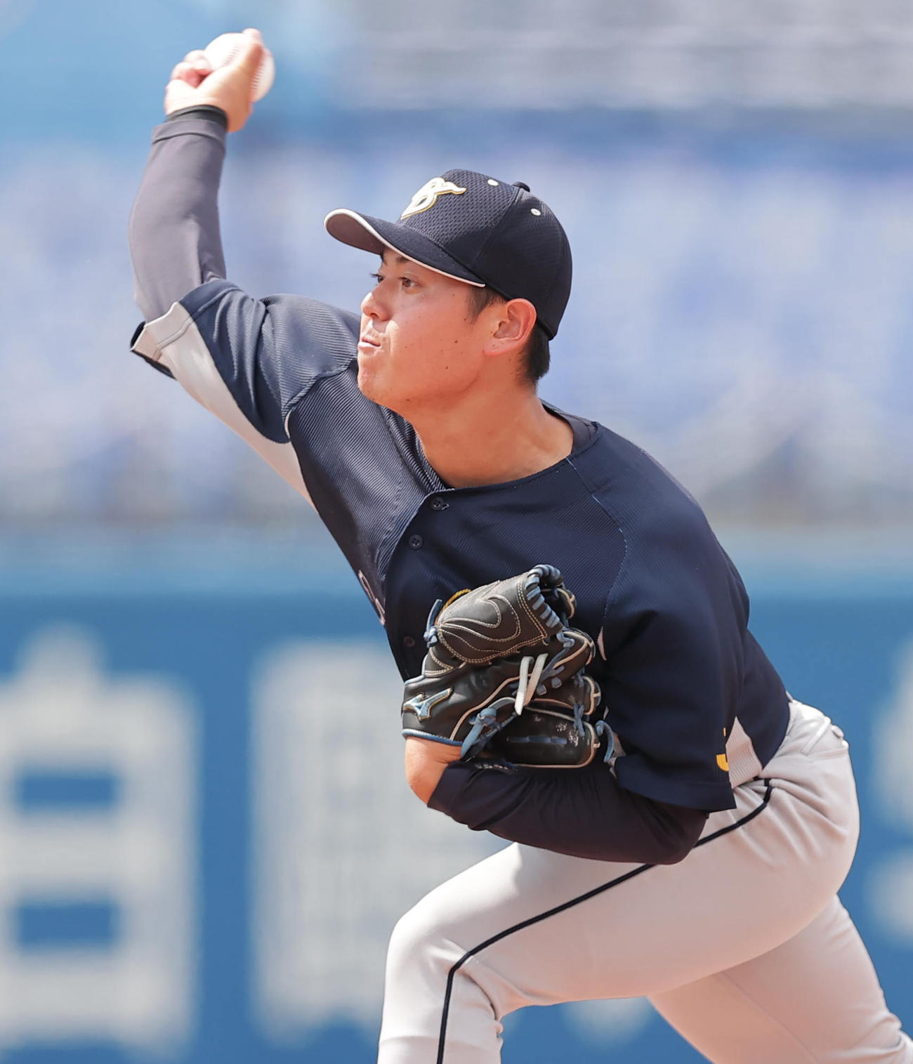 亜大対上武大　力投する上武大・加藤（撮影・野上伸悟）