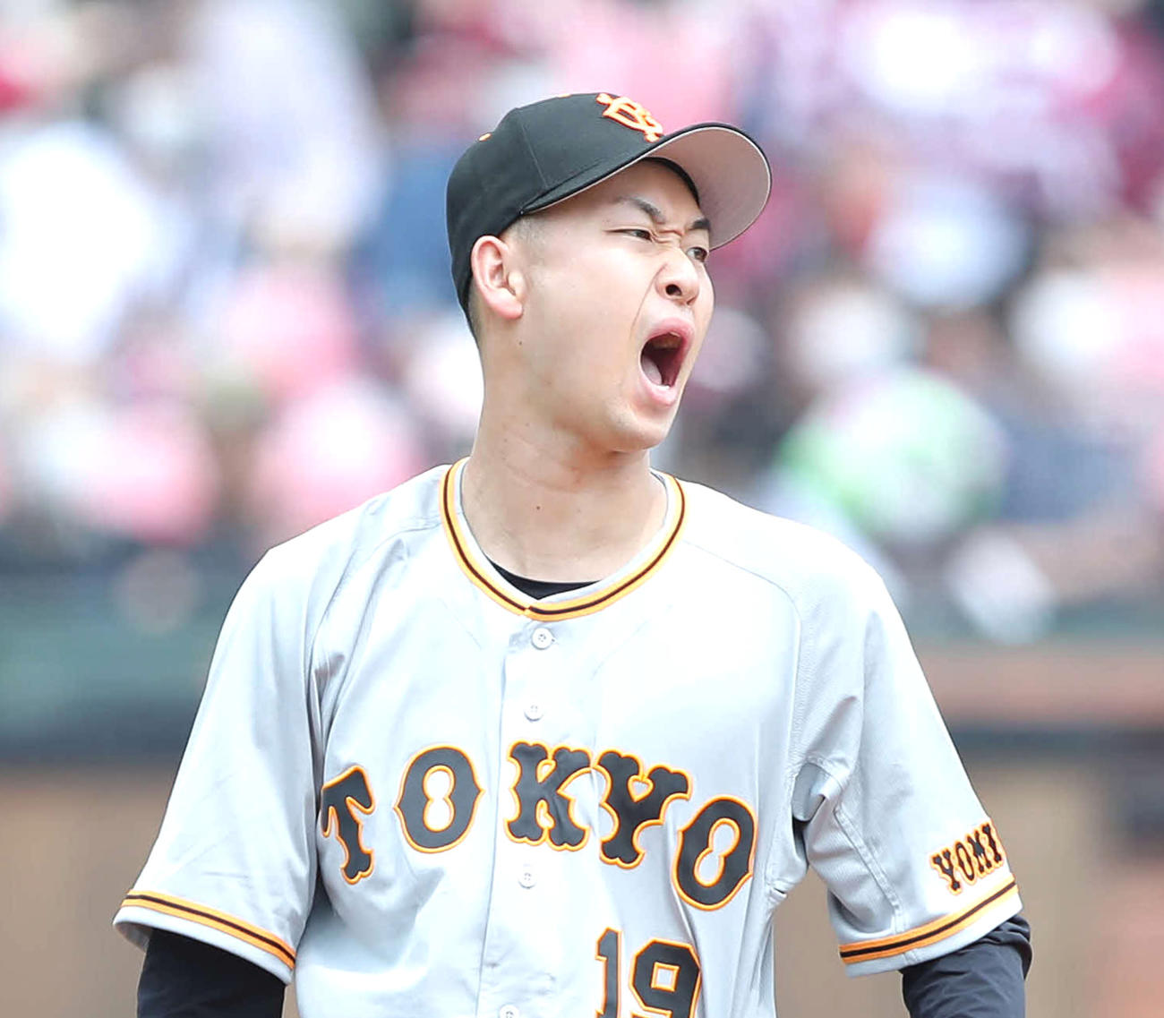 2回裏楽天1死、辰己に右越え先制ソロ本塁打を浴びる山崎伊織（撮影・河田真司）