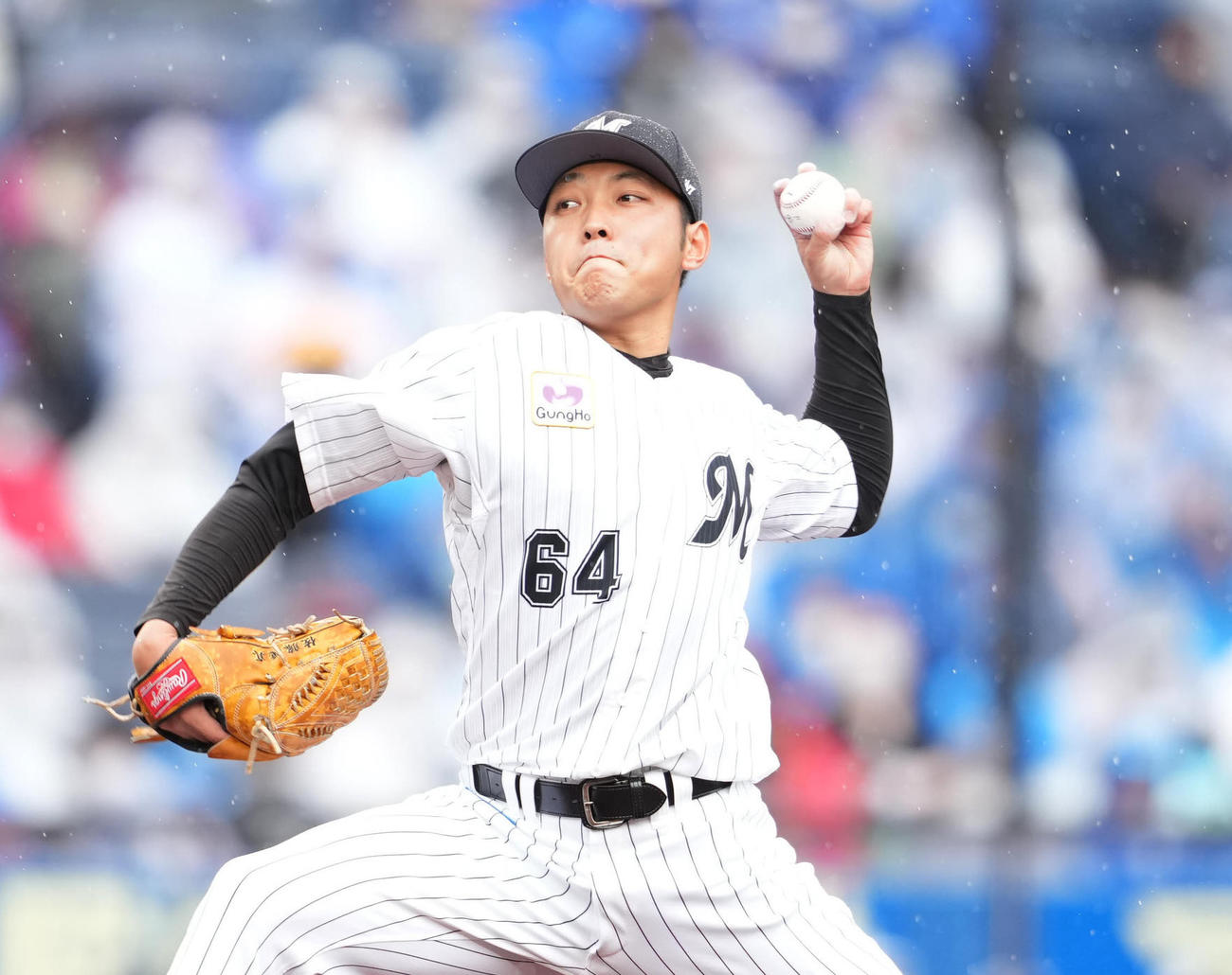 先発し力投するロッテ佐藤奨真（撮影・鈴木みどり）