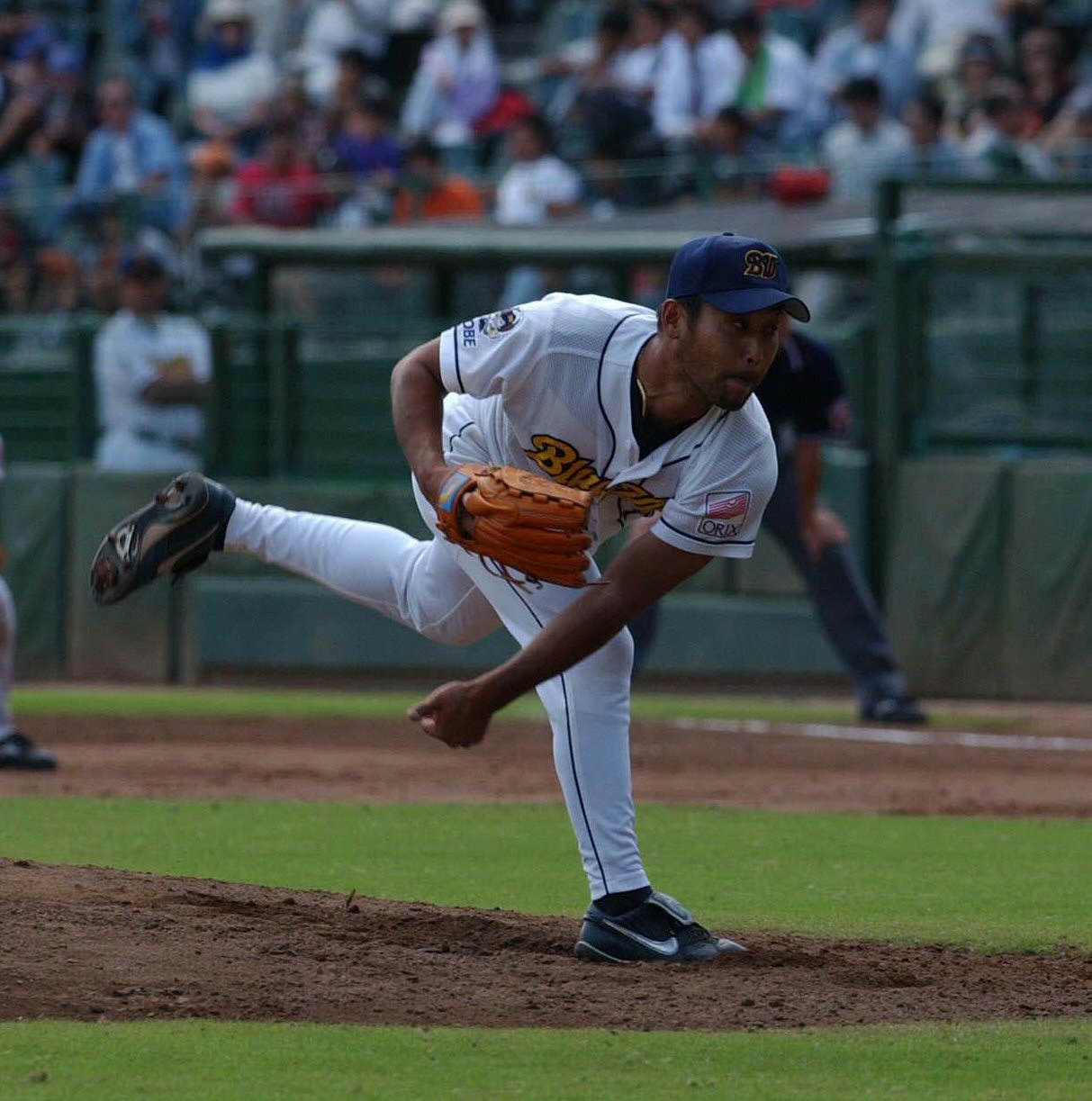 2003年オリックス・嘉勢敏弘の投球フォーム＝2003年、場所不明