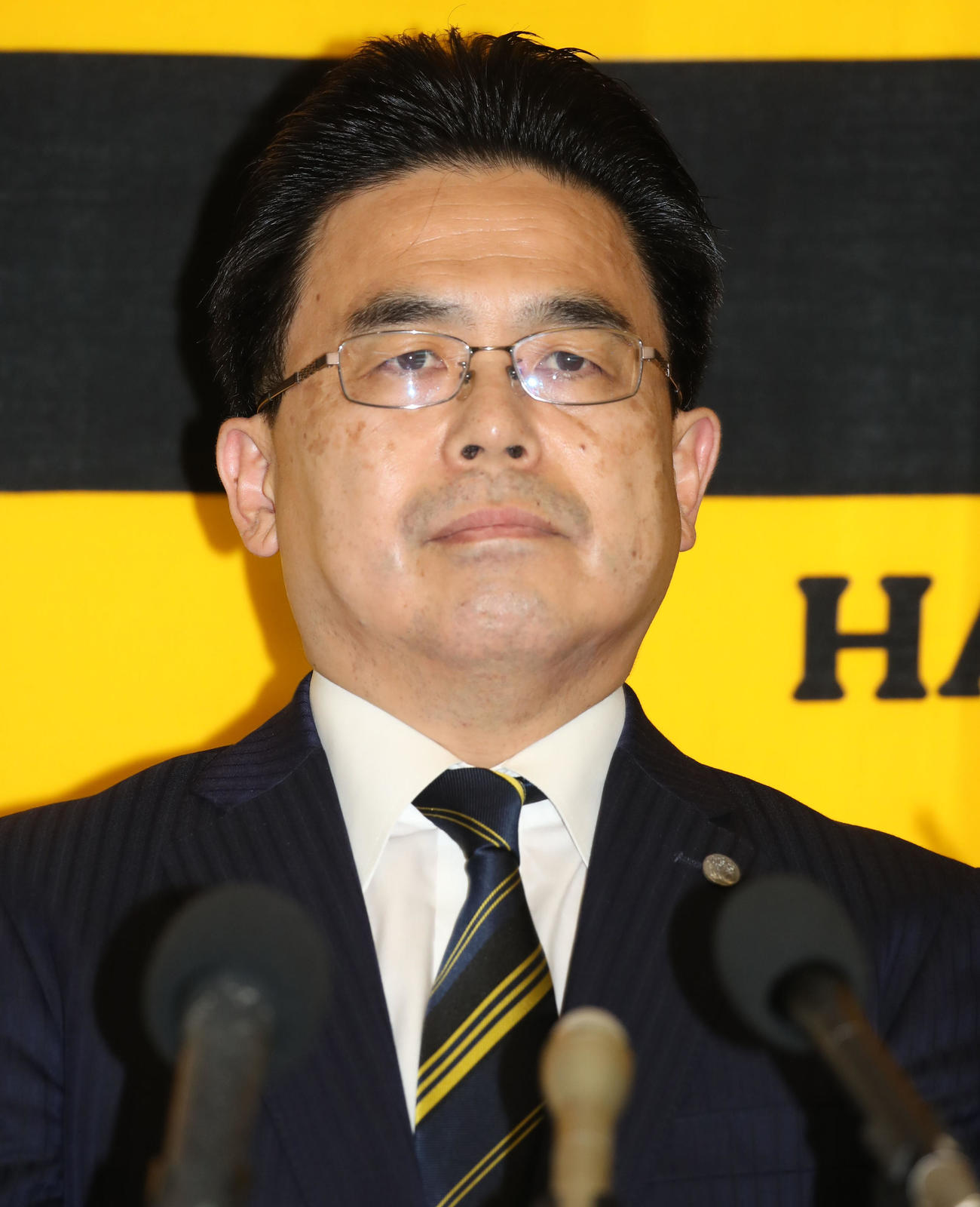 阪神の谷本修取締役オーナー代行＝2021年11月9日