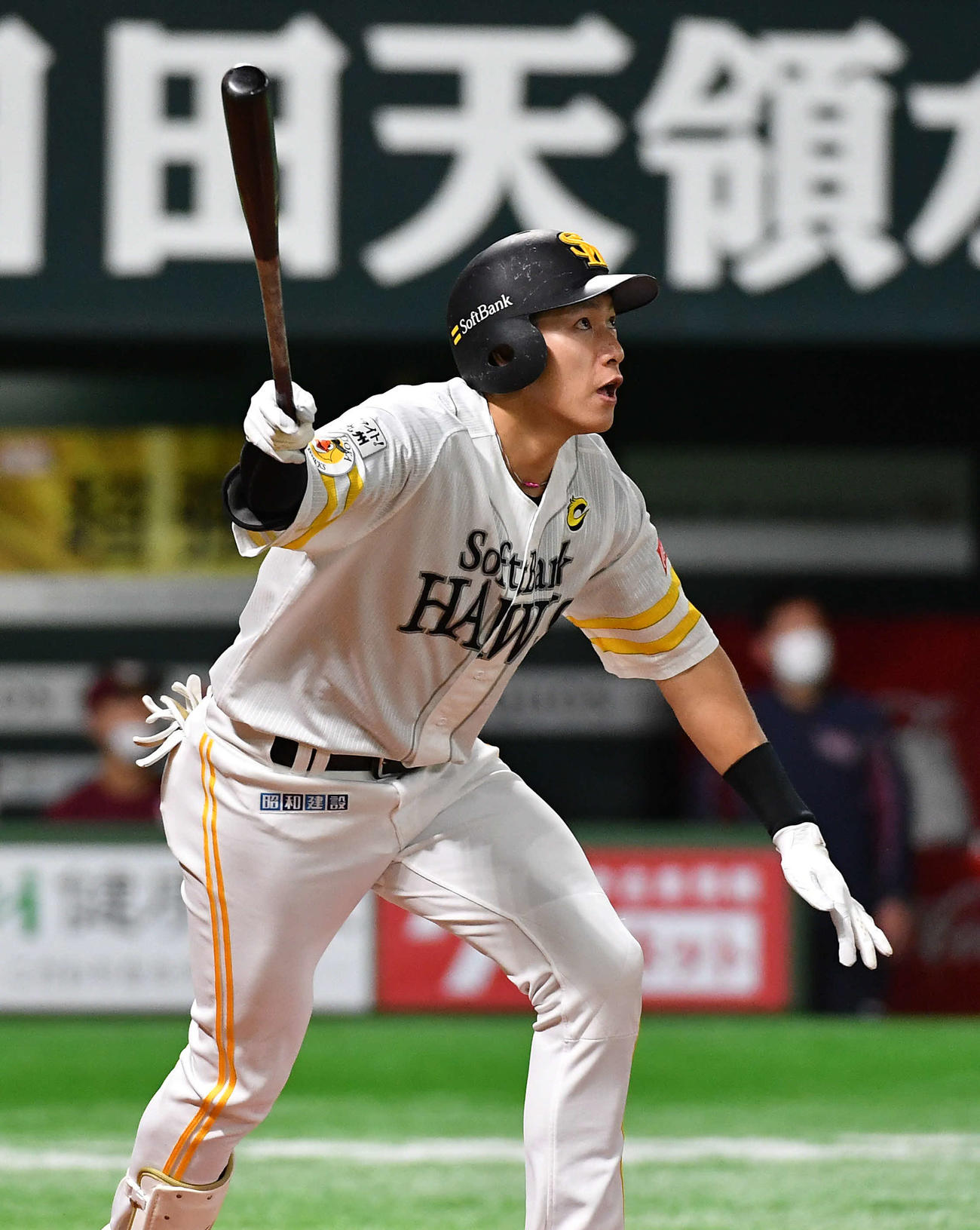 ソフトバンク対楽天　1回裏ソフトバンク2死、柳田は先制の右越え本塁打を放つ（撮影・岩下翔太）