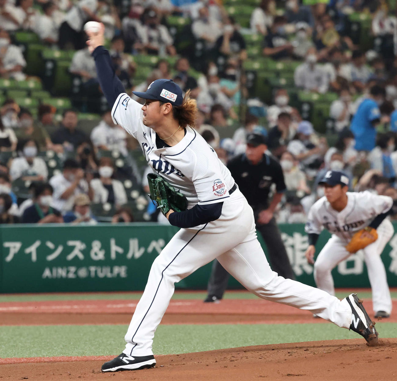 西武対オリックス　力投する西武先発の高橋（撮影・丹羽敏通）