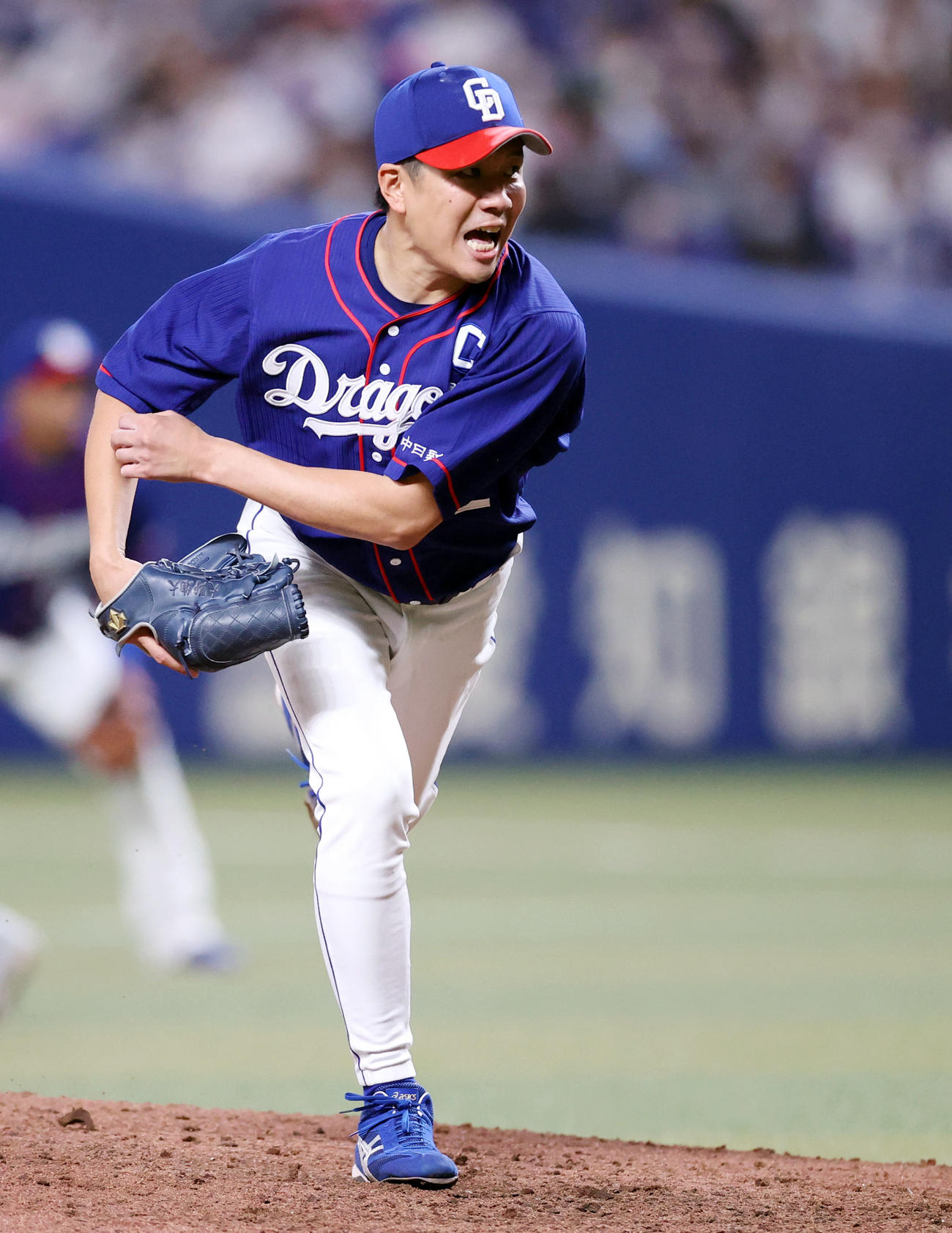 中日対巨人　8回表、雄たけびを上げながら力投する中日先発の大野雄（撮影・狩俣裕三）
