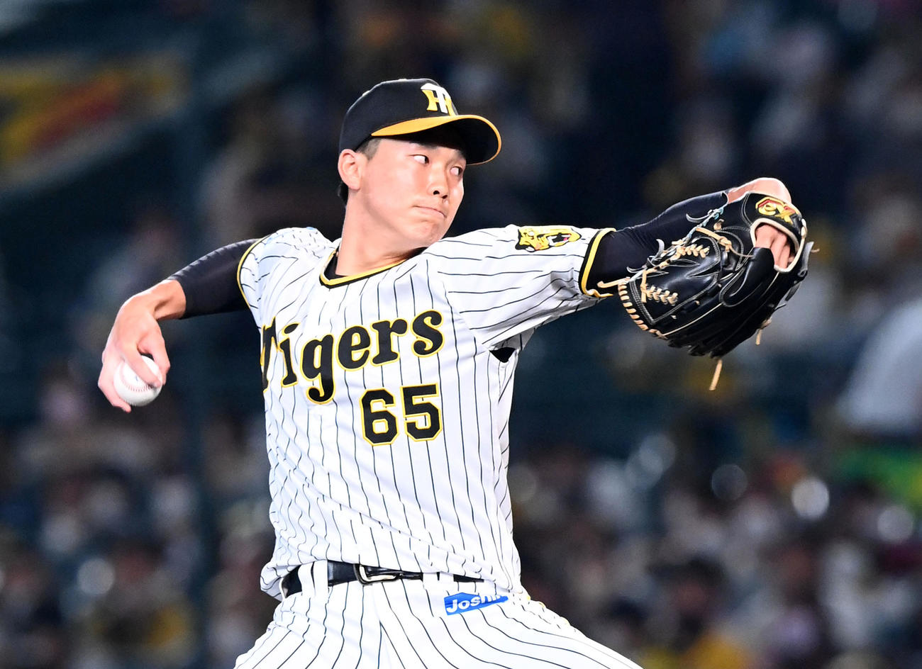 阪神対DeNA 8回に登板した湯浅（撮影・前岡正明）