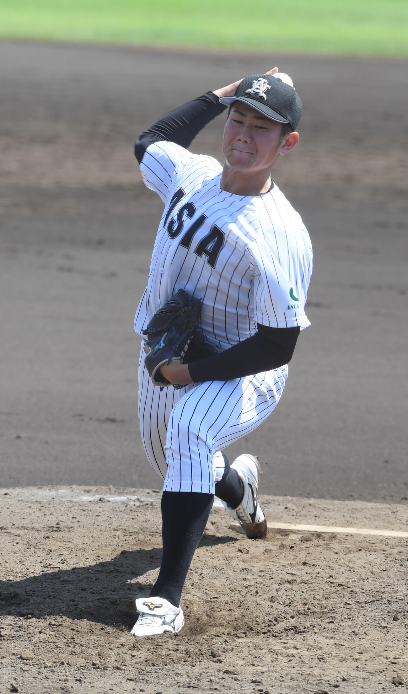 紅白戦に登板した亜大・青山（撮影・柴田隆二）