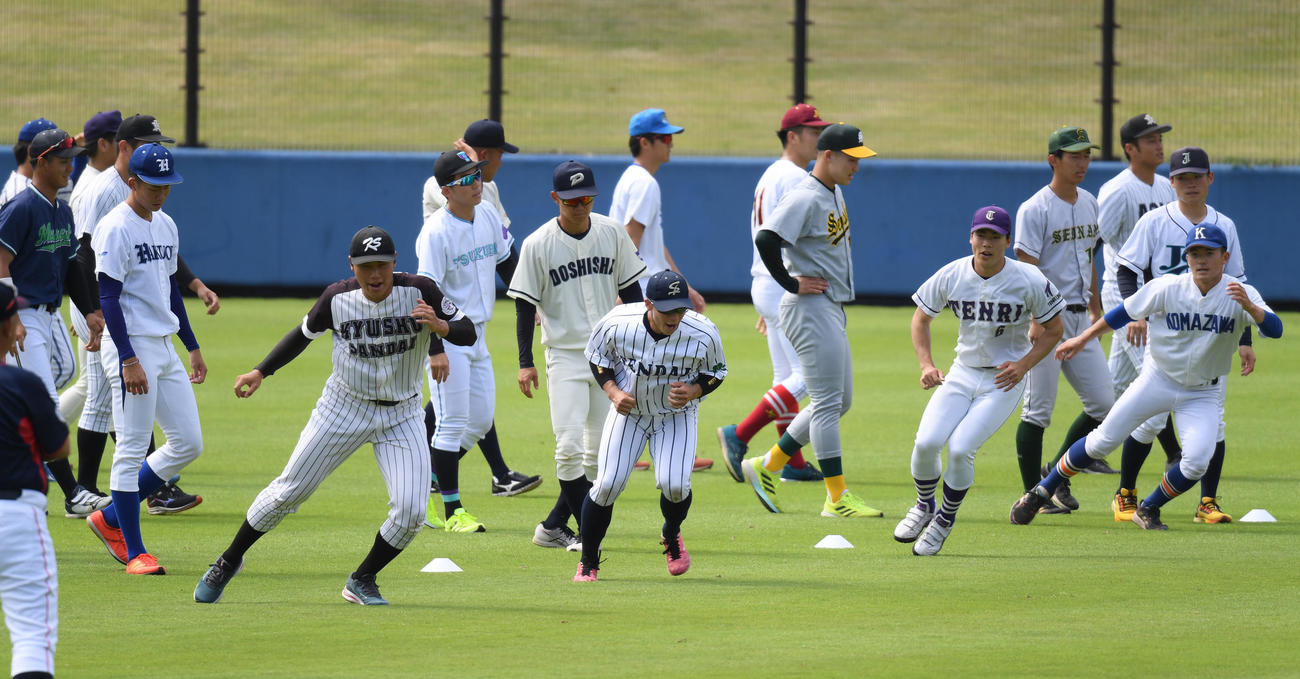 大学日本代表選考合宿で、練習する選手たち（撮影・柴田隆二）
