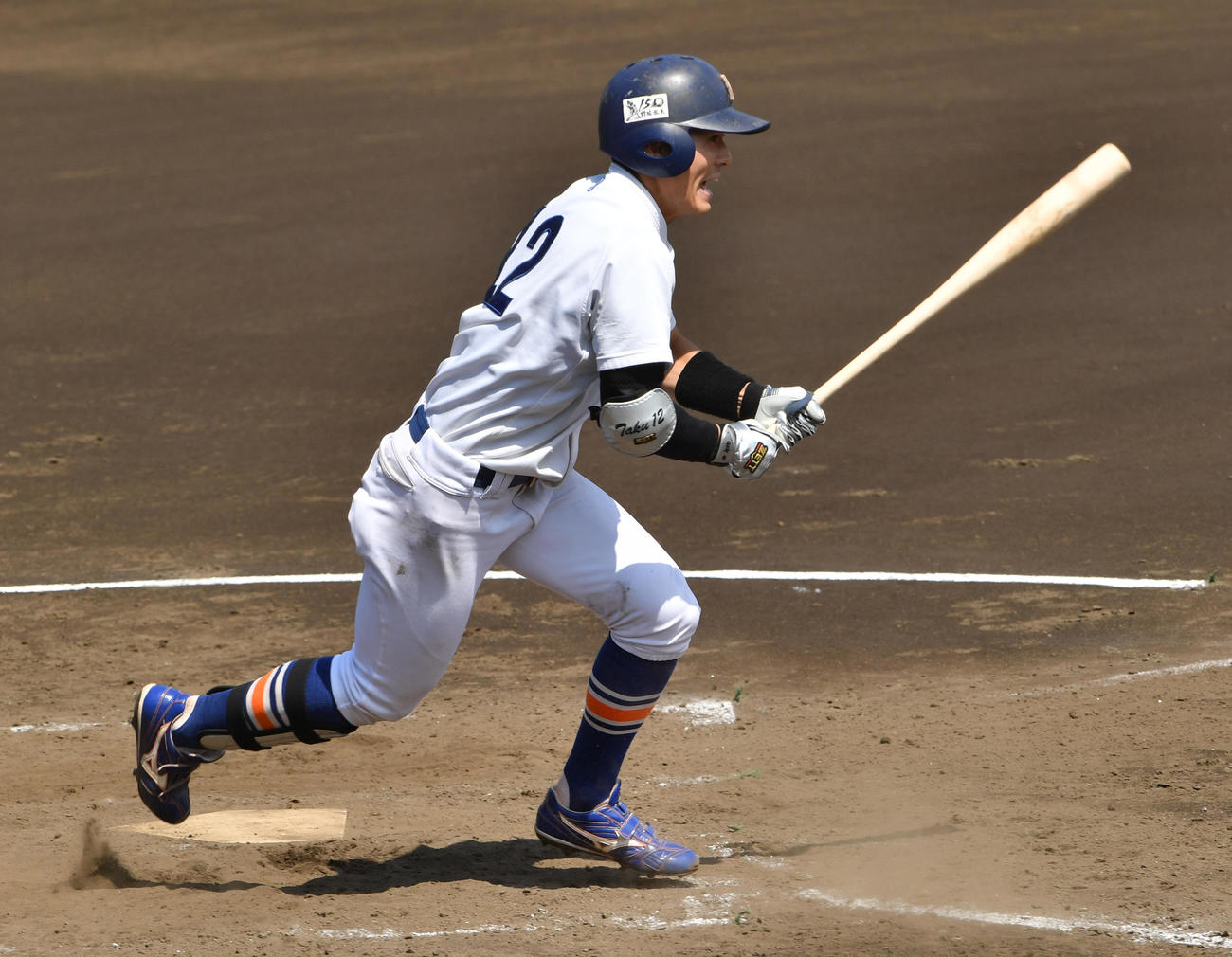 紅白戦、5回、駒大・林は右前に適時打を放つ（撮影・柴田隆二）