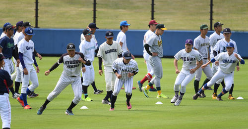 大学日本代表選考合宿で、練習する選手たち（撮影・柴田隆二）
