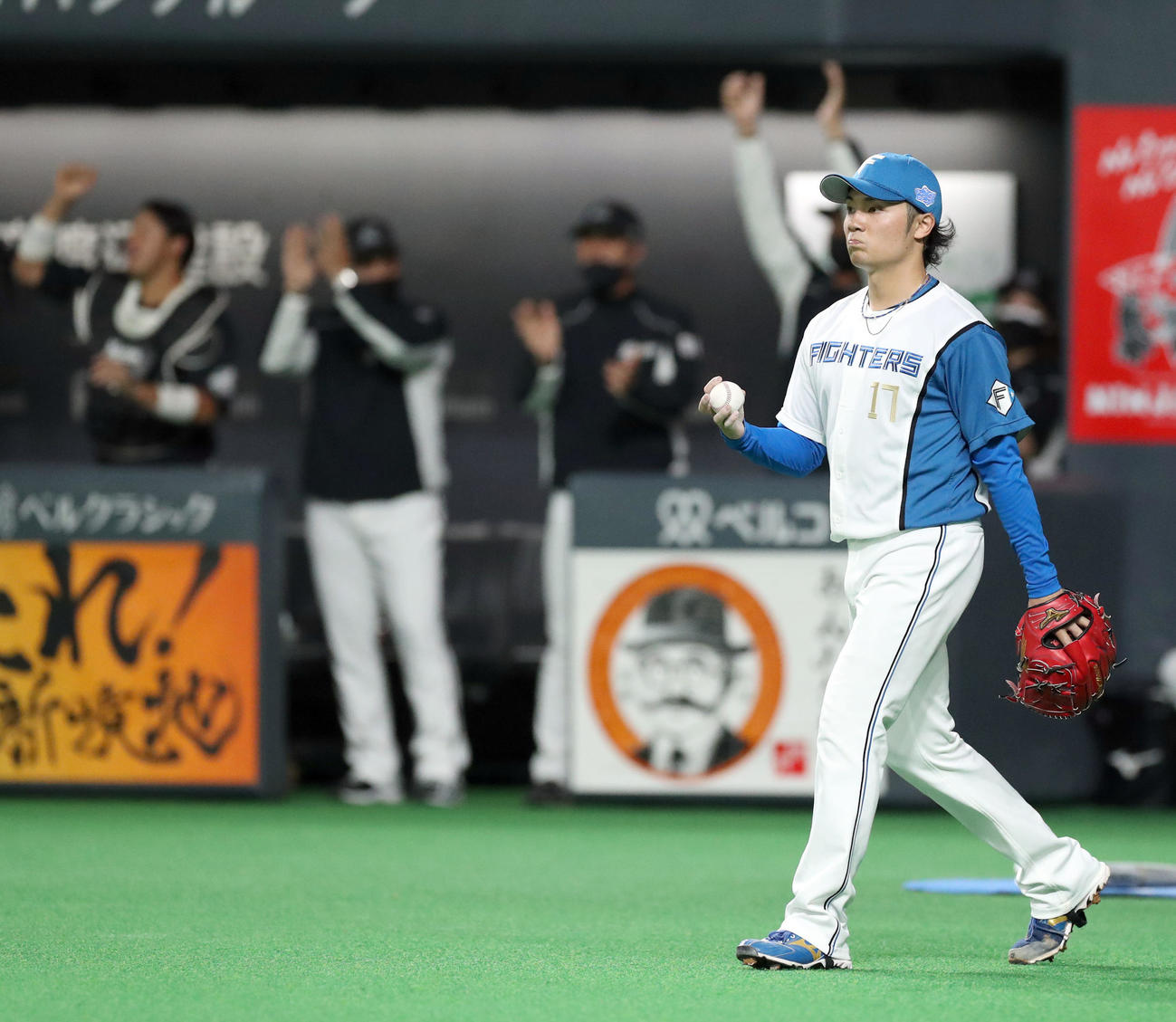 日本ハム対ロッテ　3回表ロッテ2死満塁、伊藤は山口に先制となる適時打を打たれる（撮影・佐藤翔太）